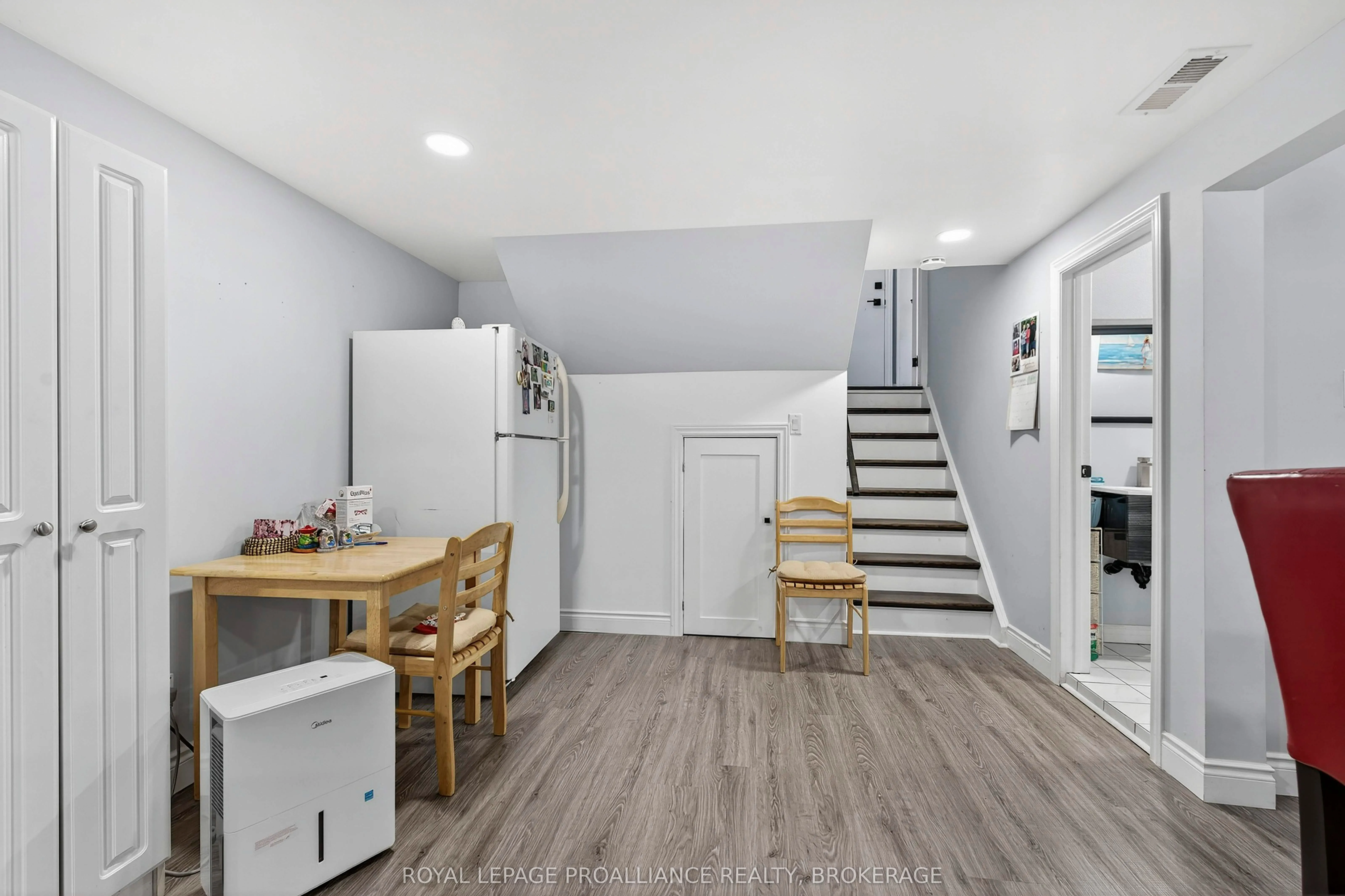 866 Pembridge Crescent