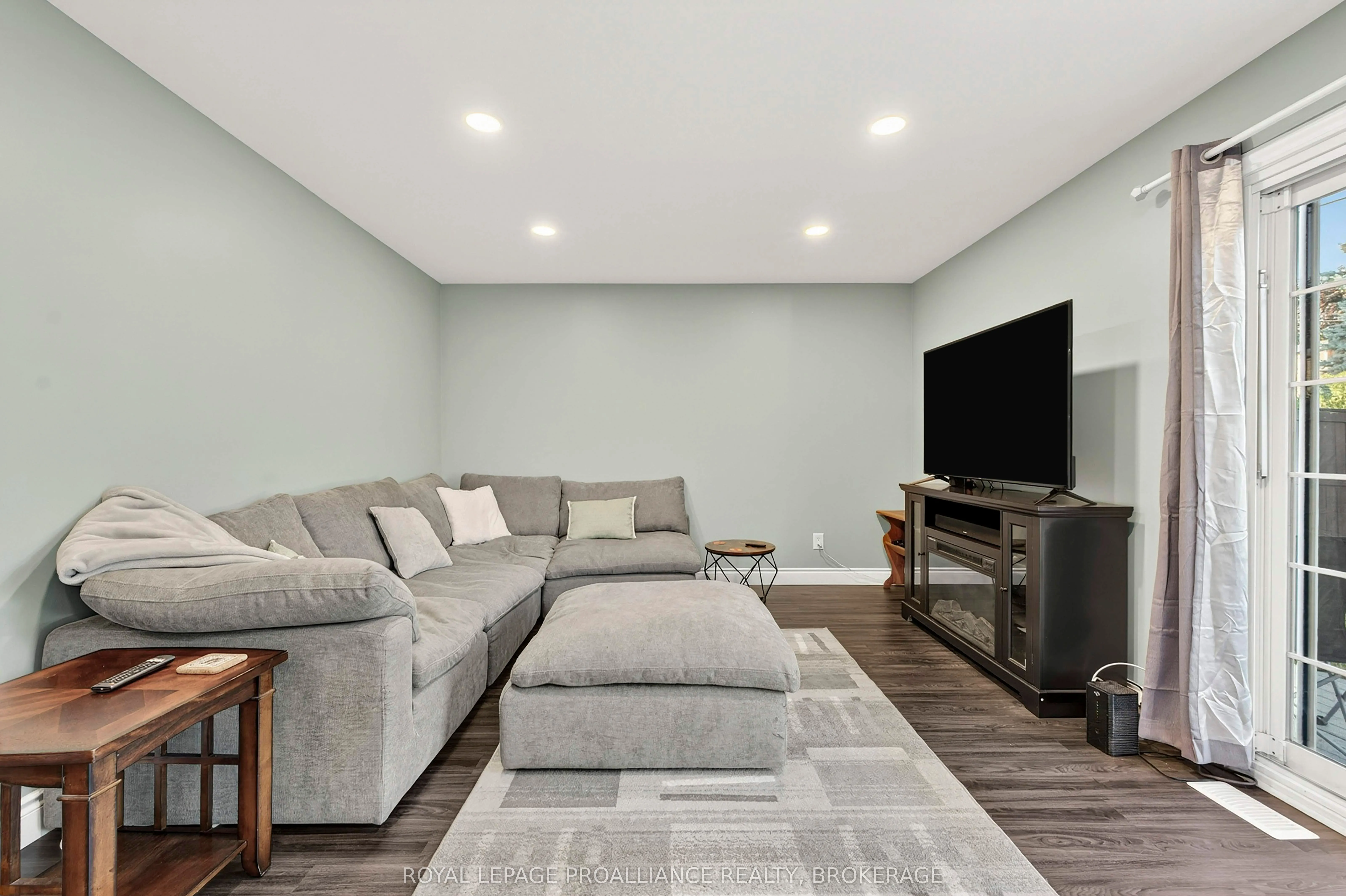 866 Pembridge Crescent