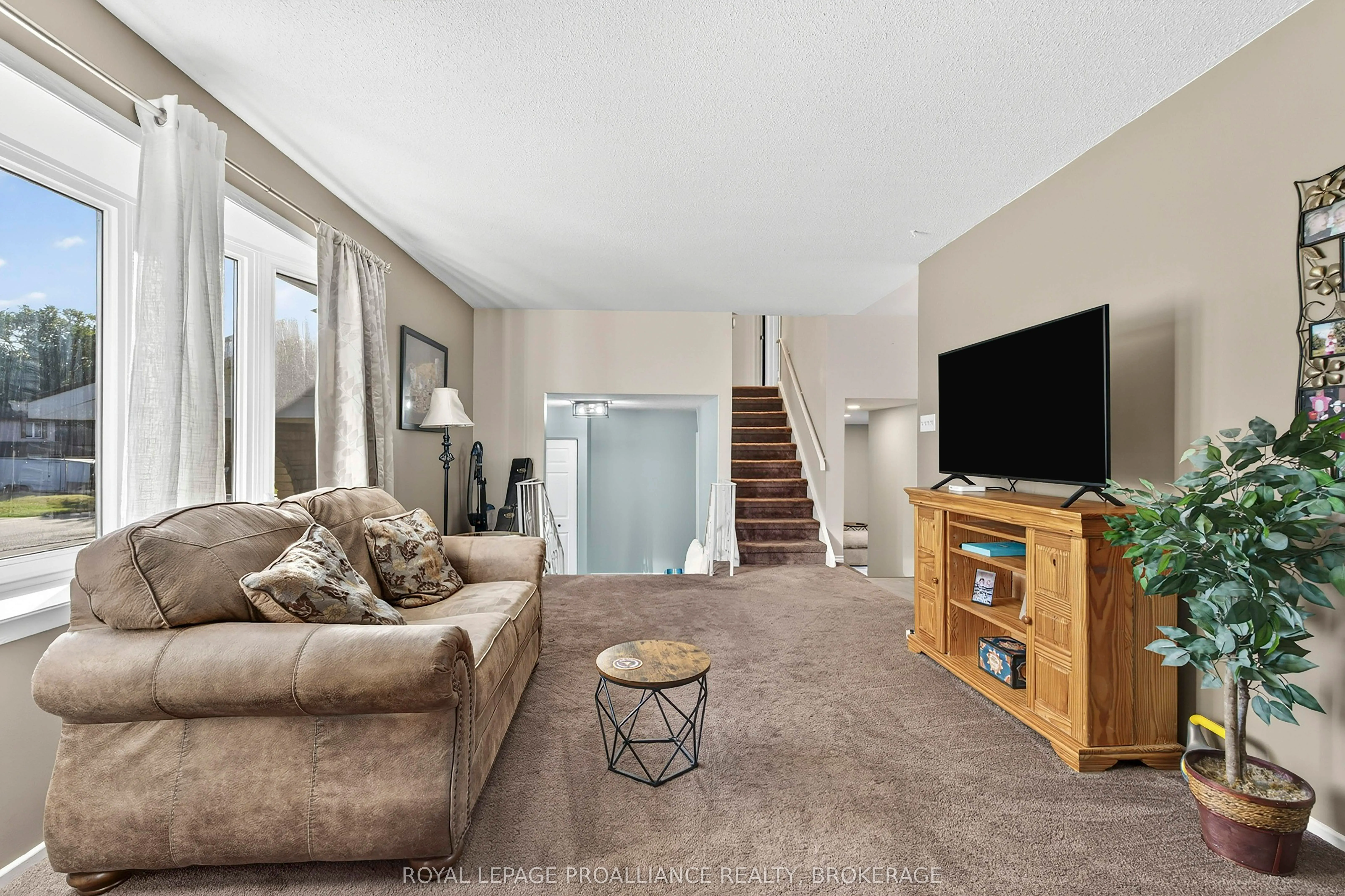 866 Pembridge Crescent