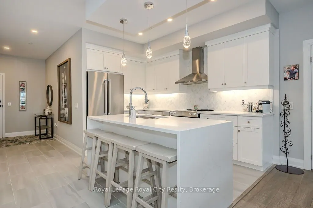 71 Wyndham Street S, #608
