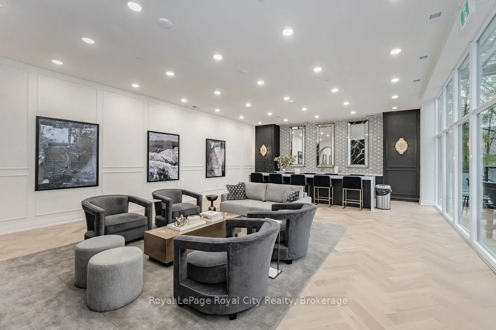 71 Wyndham Street S, #608