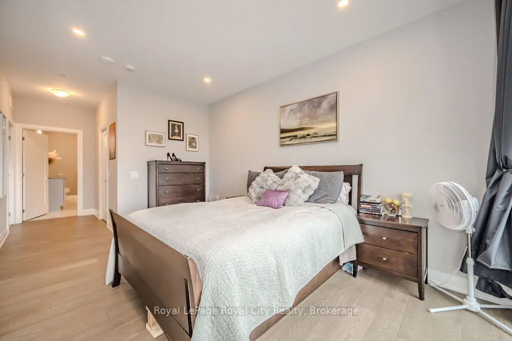 71 Wyndham Street S, #608