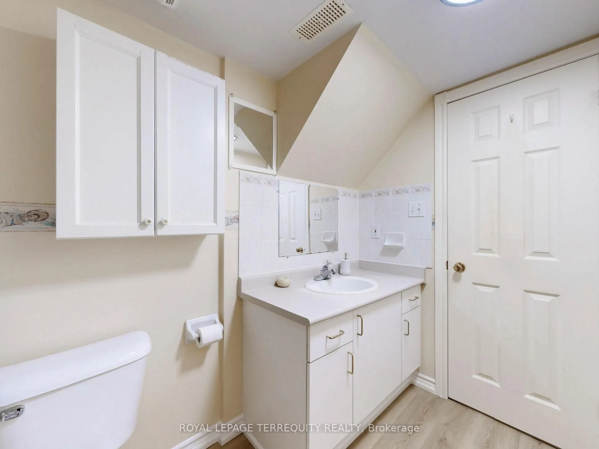 64C Harris Avenue, #22