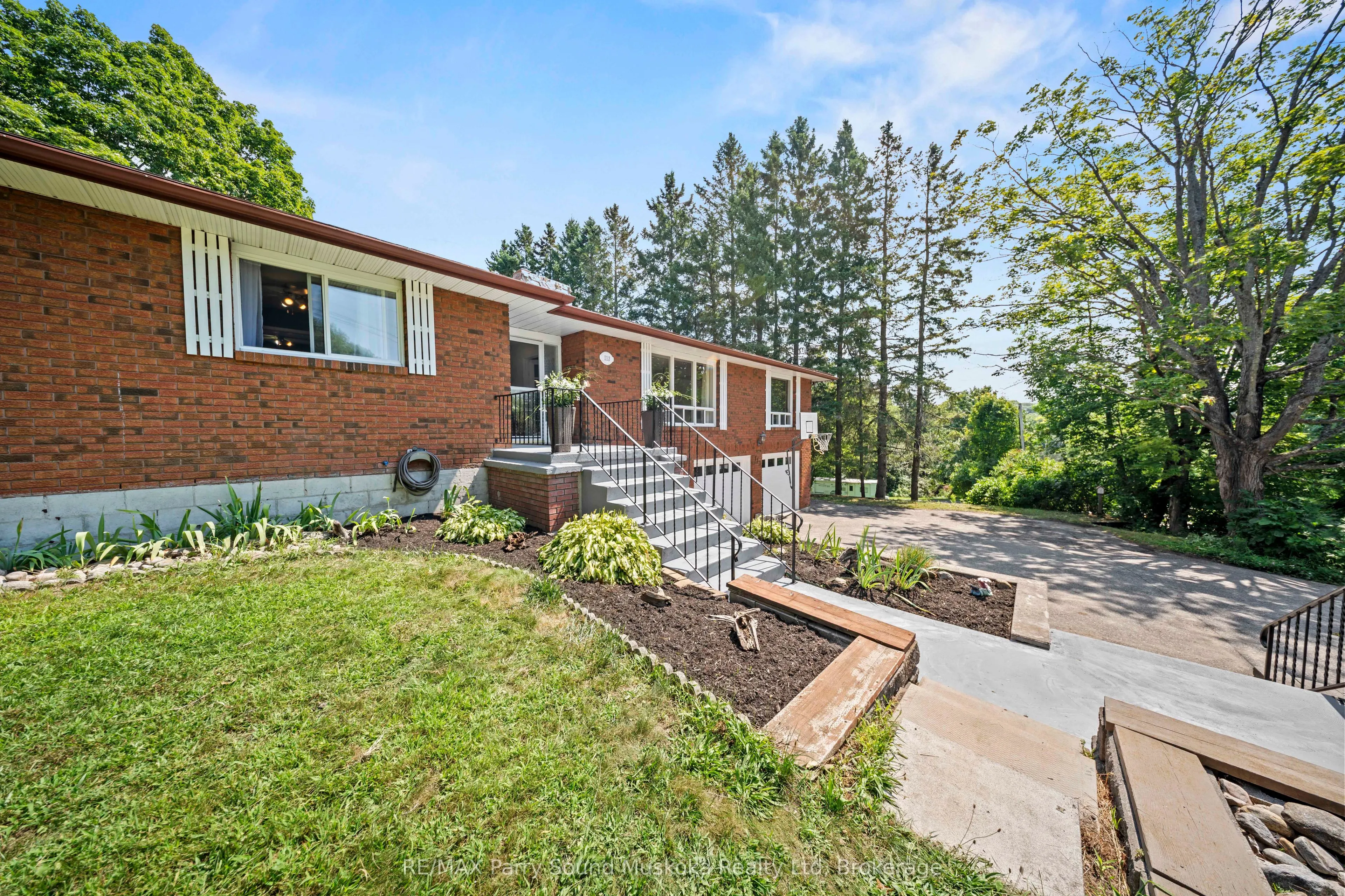 113 North Road N