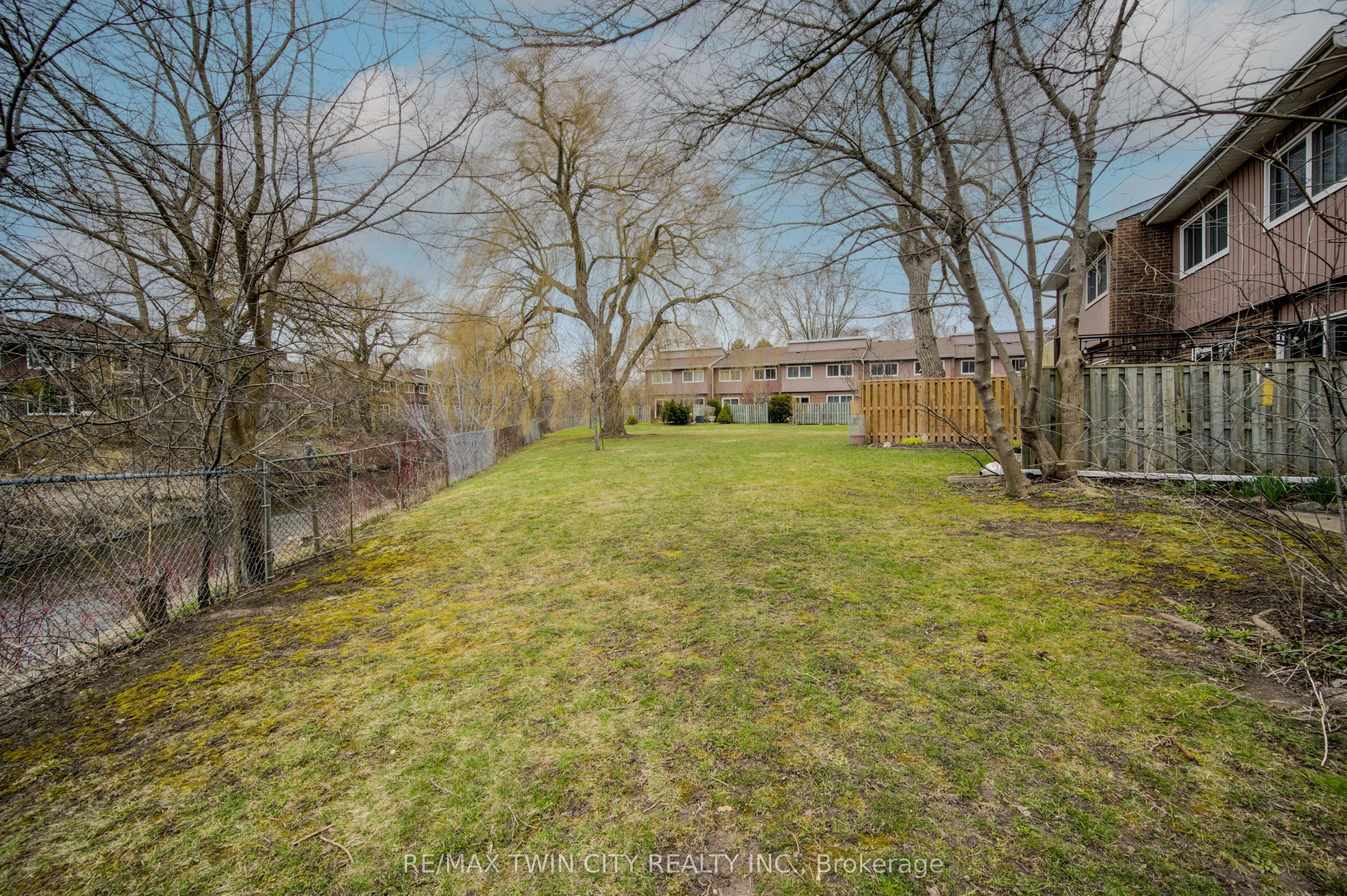 121 University Avenue E, #43