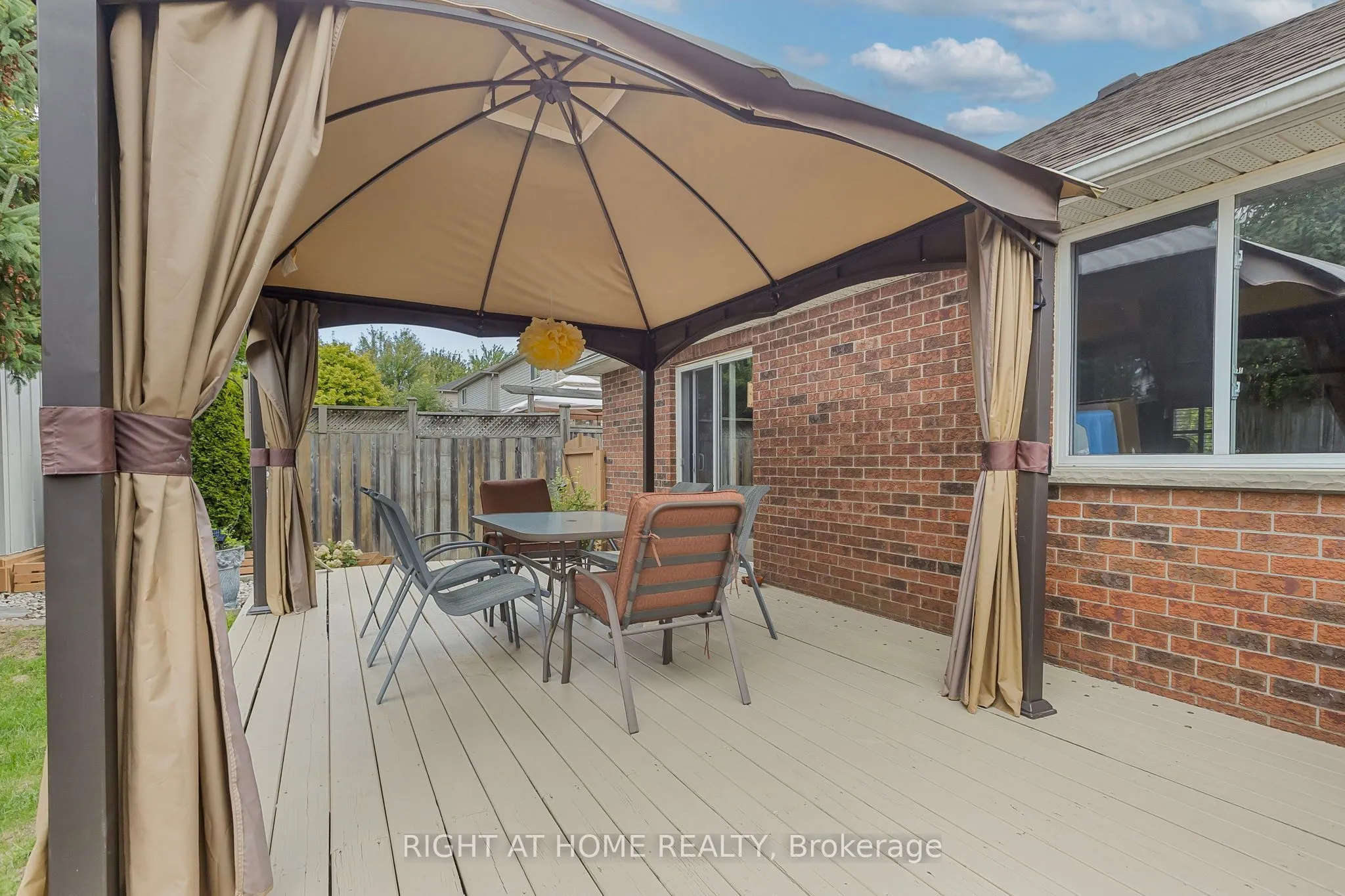 212 Holbeach Crescent