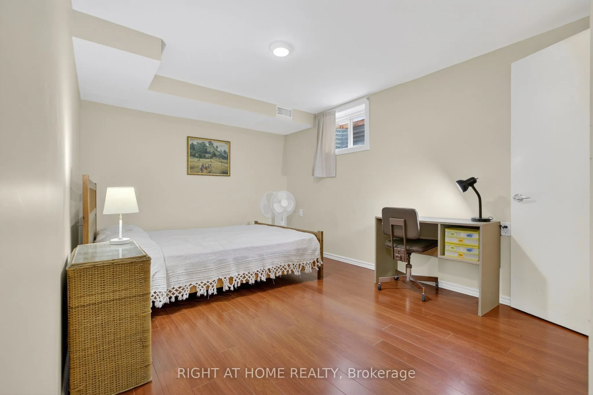 212 Holbeach Crescent