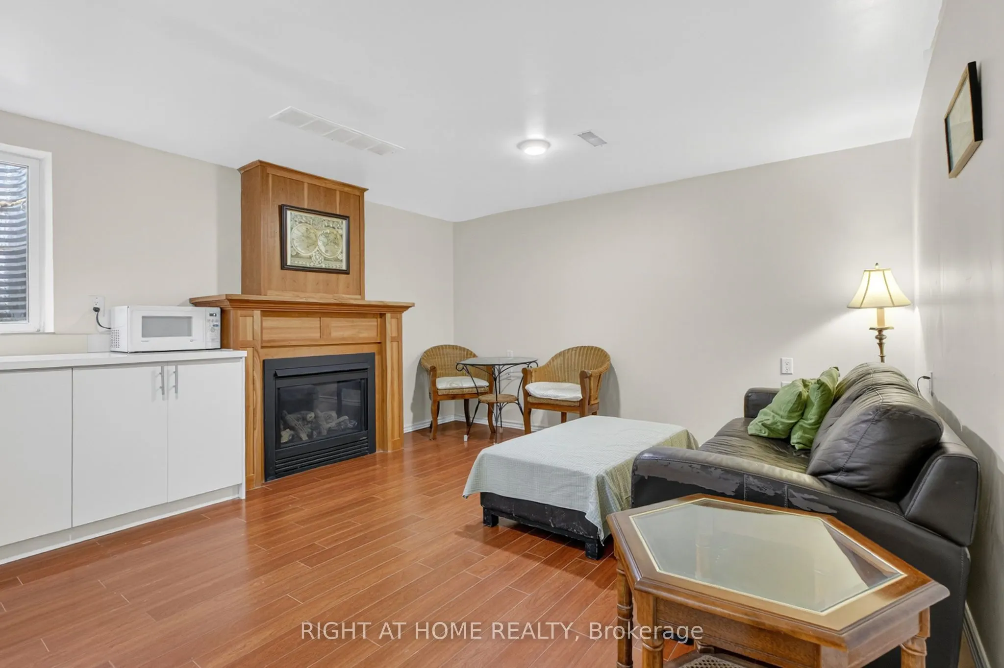 212 Holbeach Crescent