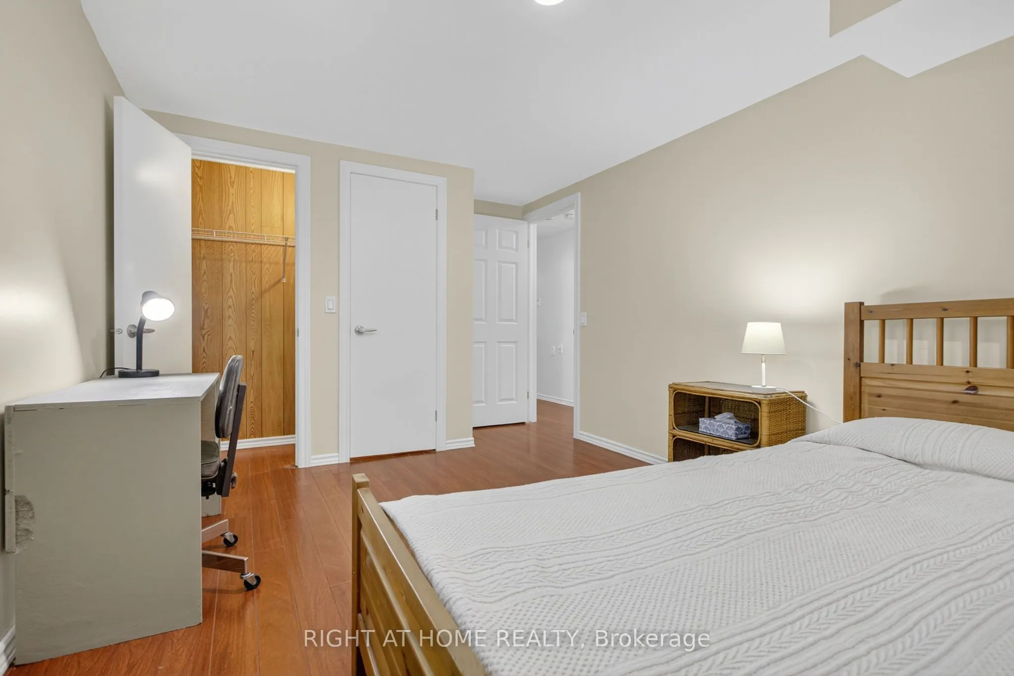 212 Holbeach Crescent