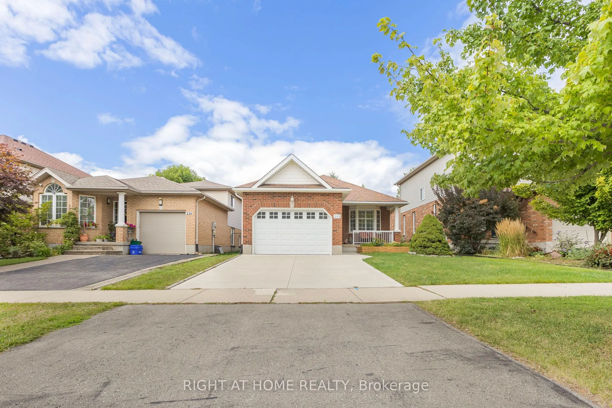 212 Holbeach Crescent