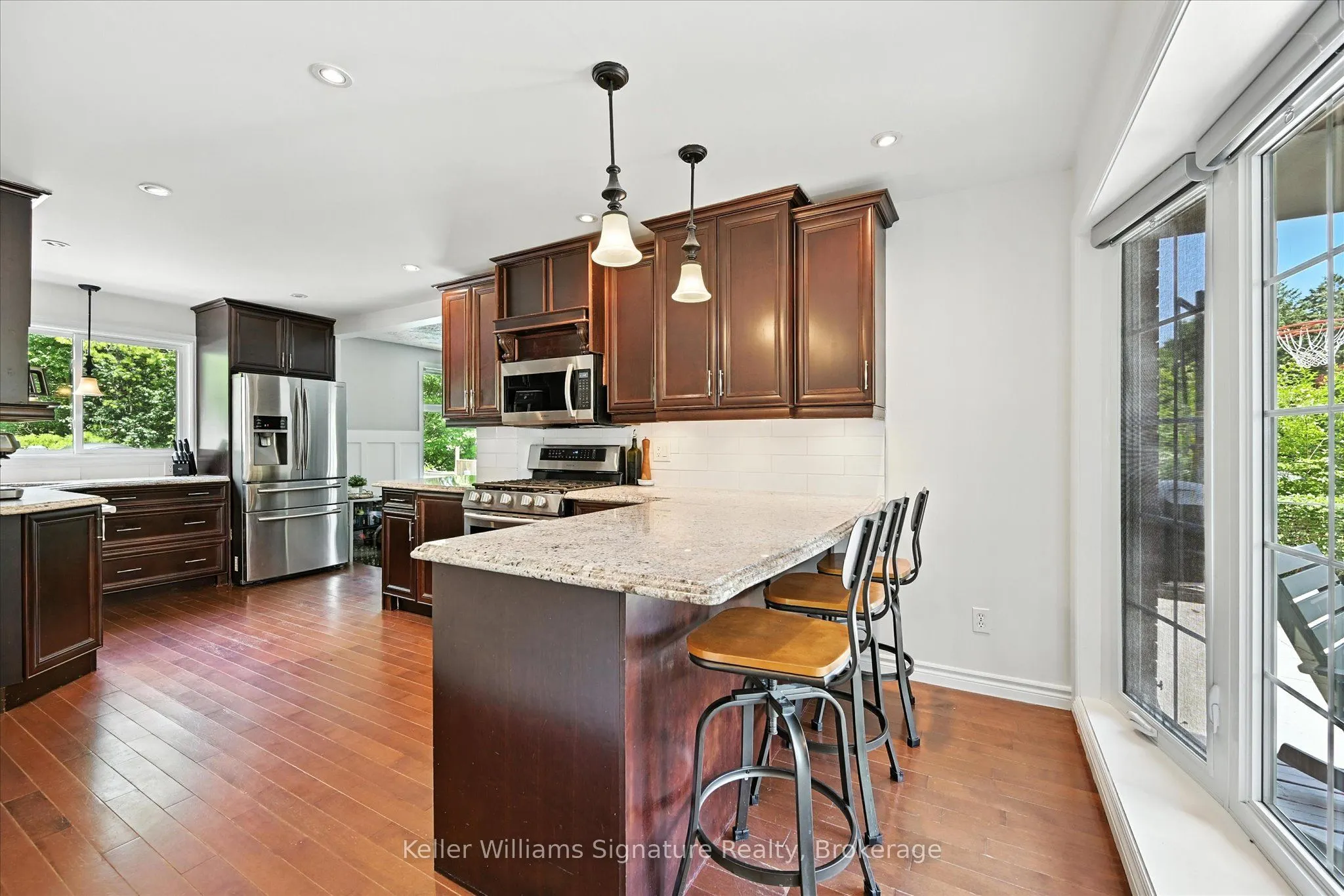 18 Moonglow Place
