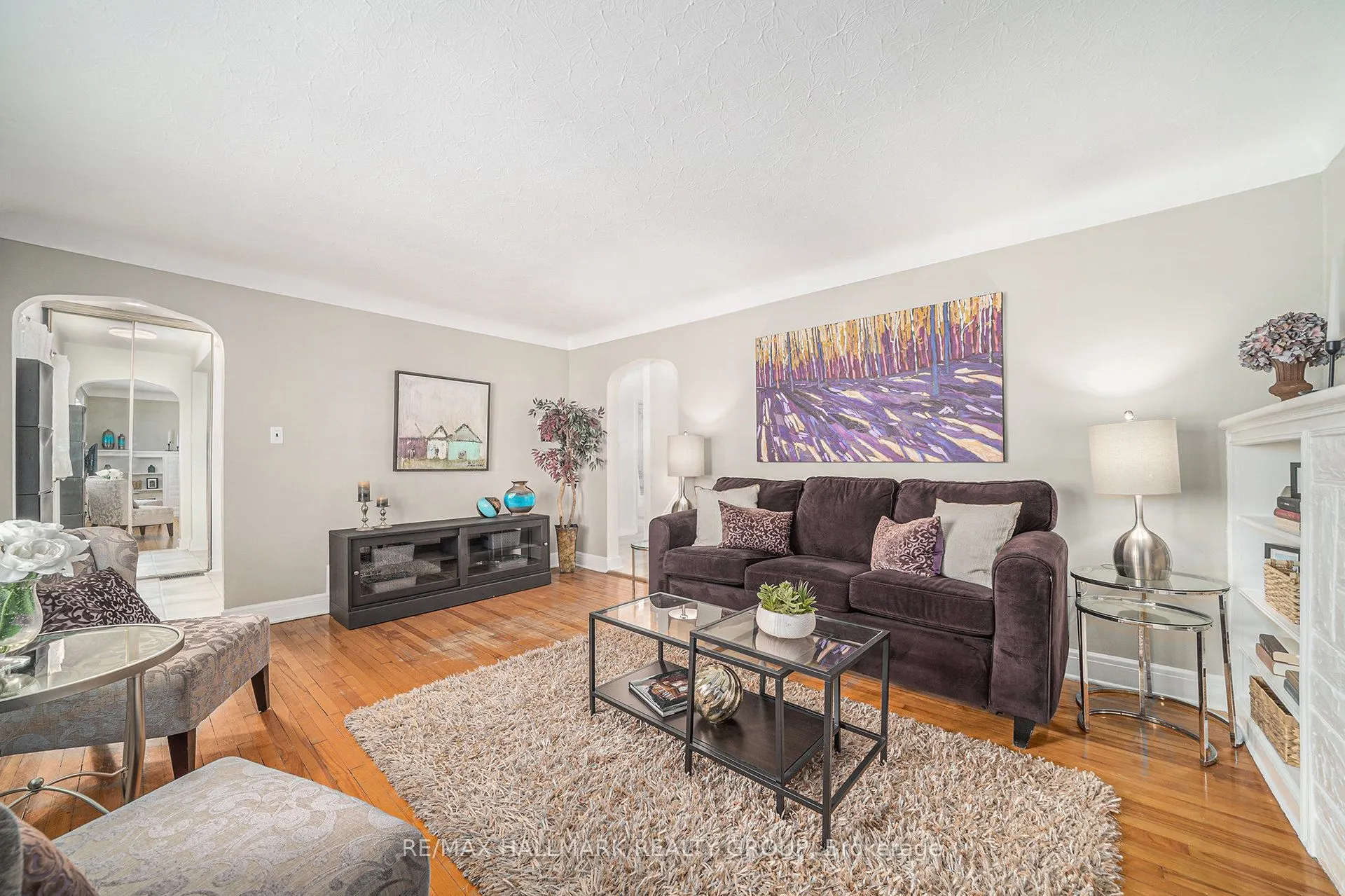 98 Dagmar Avenue