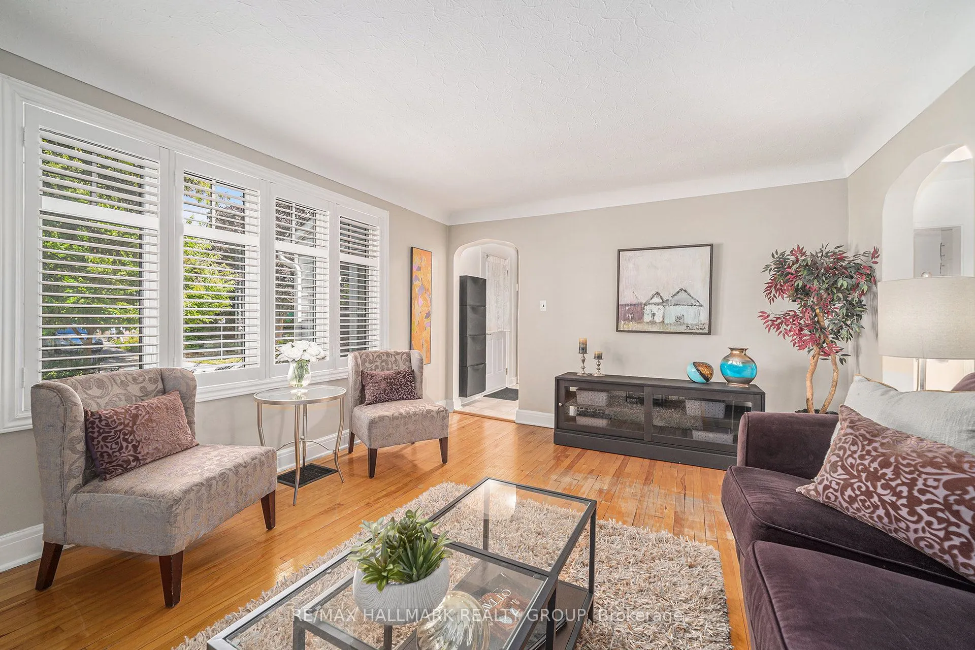 98 Dagmar Avenue