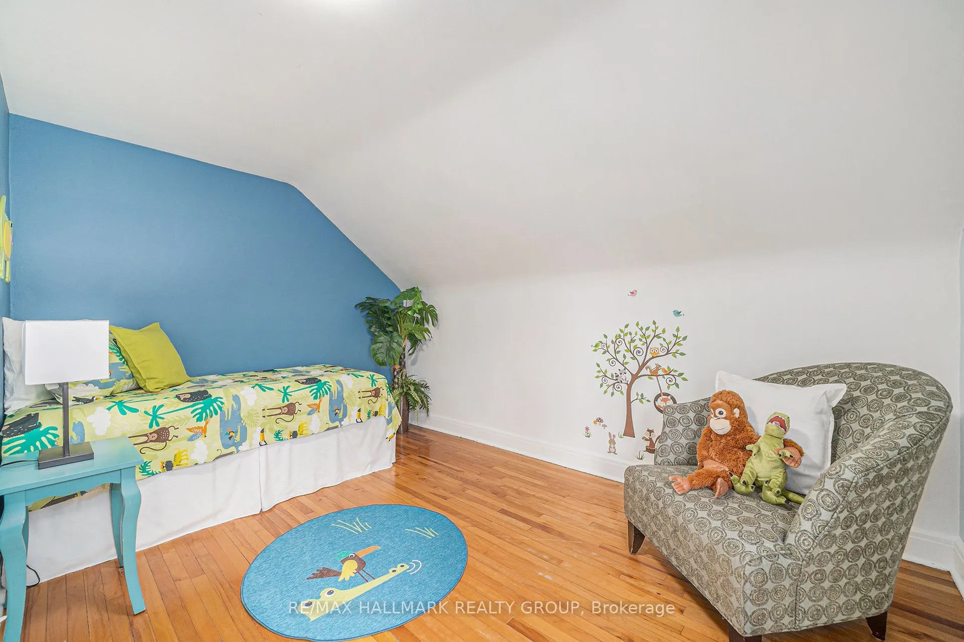 98 Dagmar Avenue