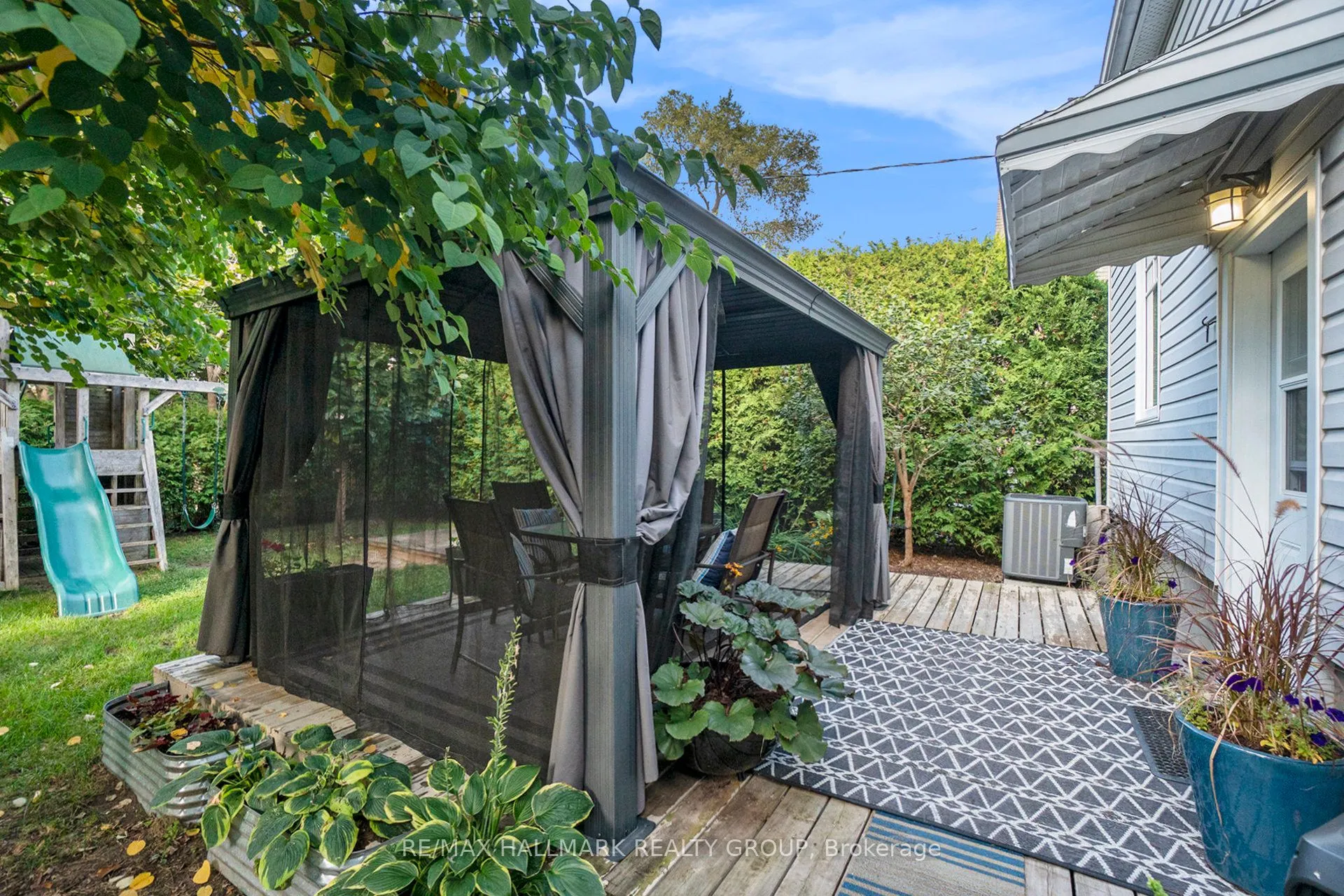 98 Dagmar Avenue