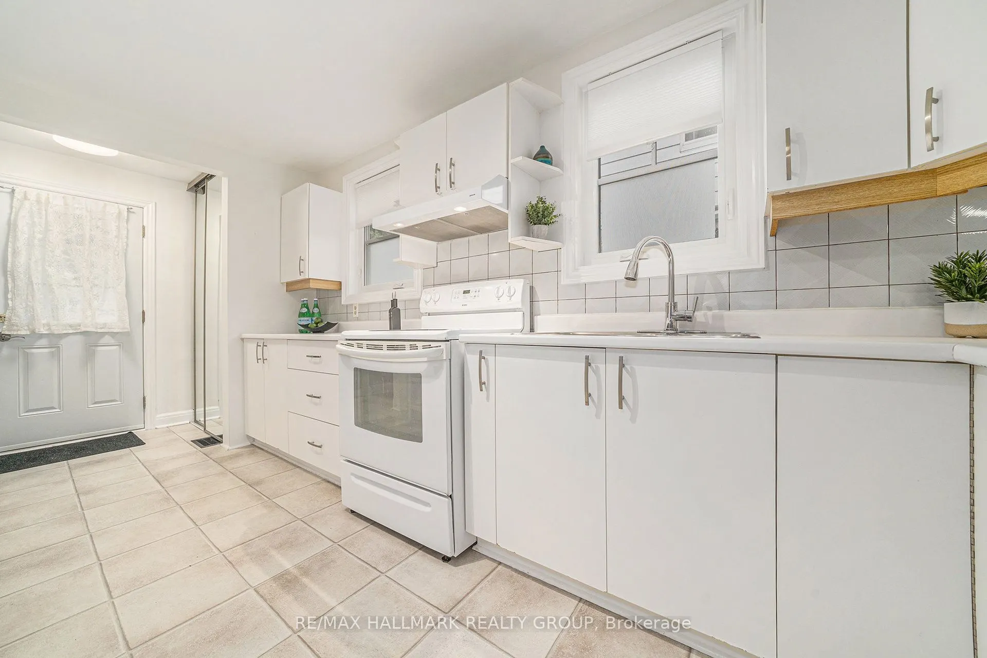 98 Dagmar Avenue