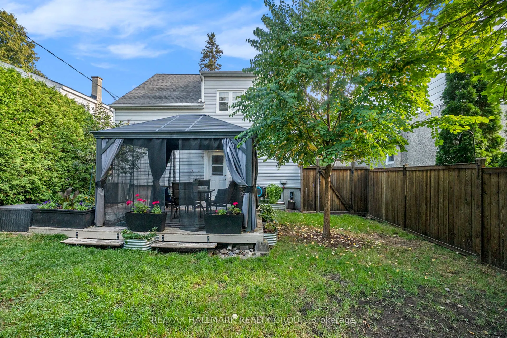 98 Dagmar Avenue