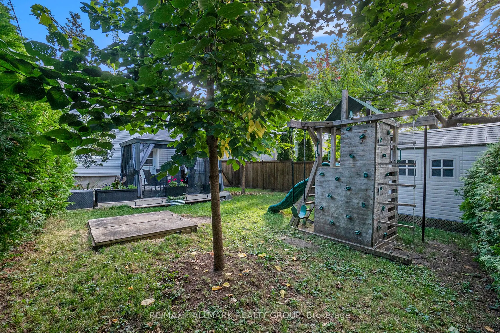 98 Dagmar Avenue