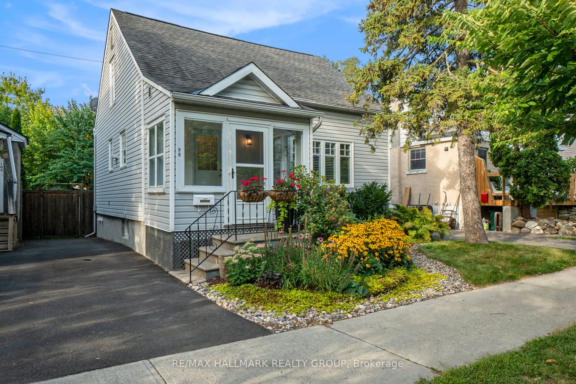 98 Dagmar Avenue