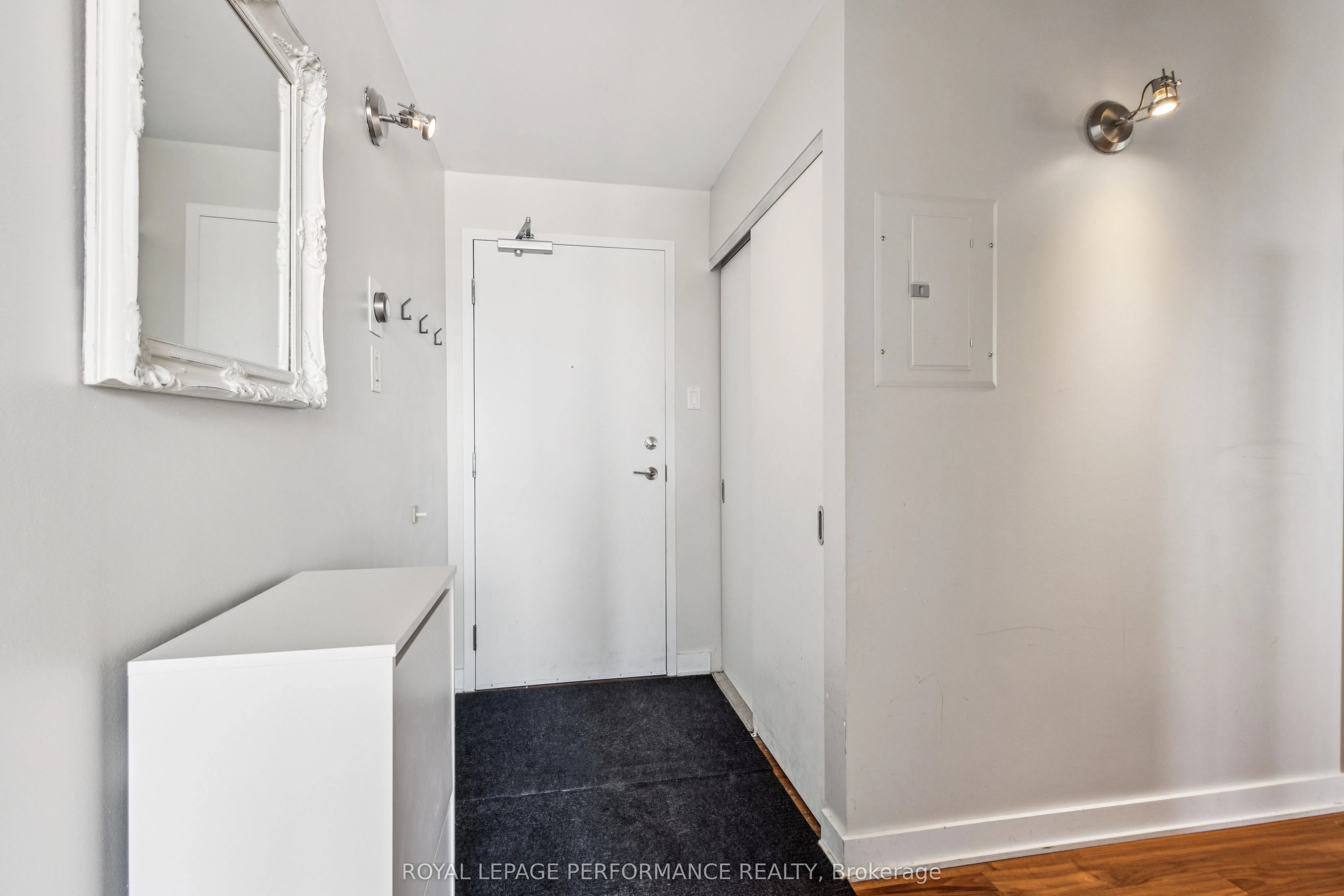 354 Gladstone Avenue, #610