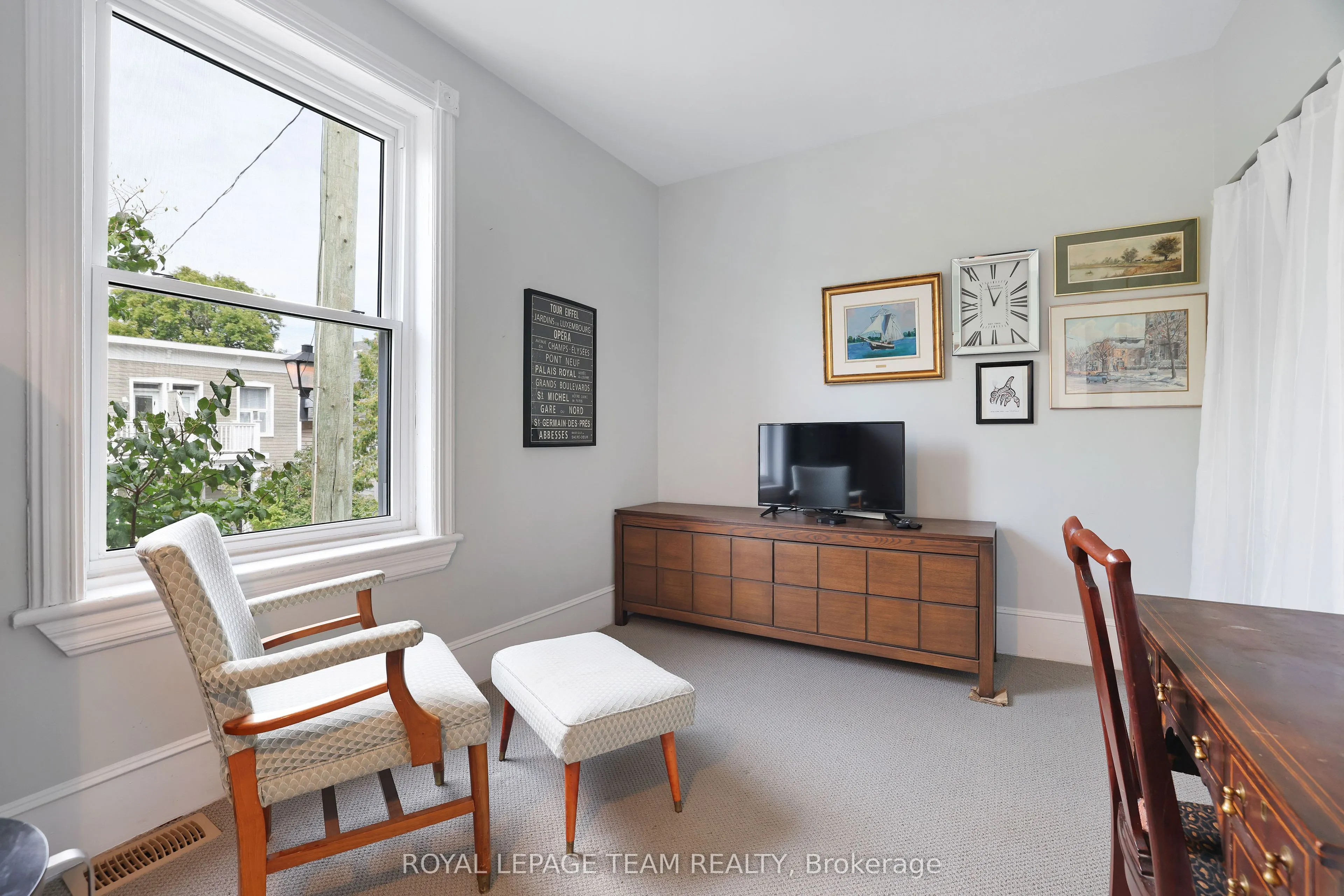 166 GUIGUES Street