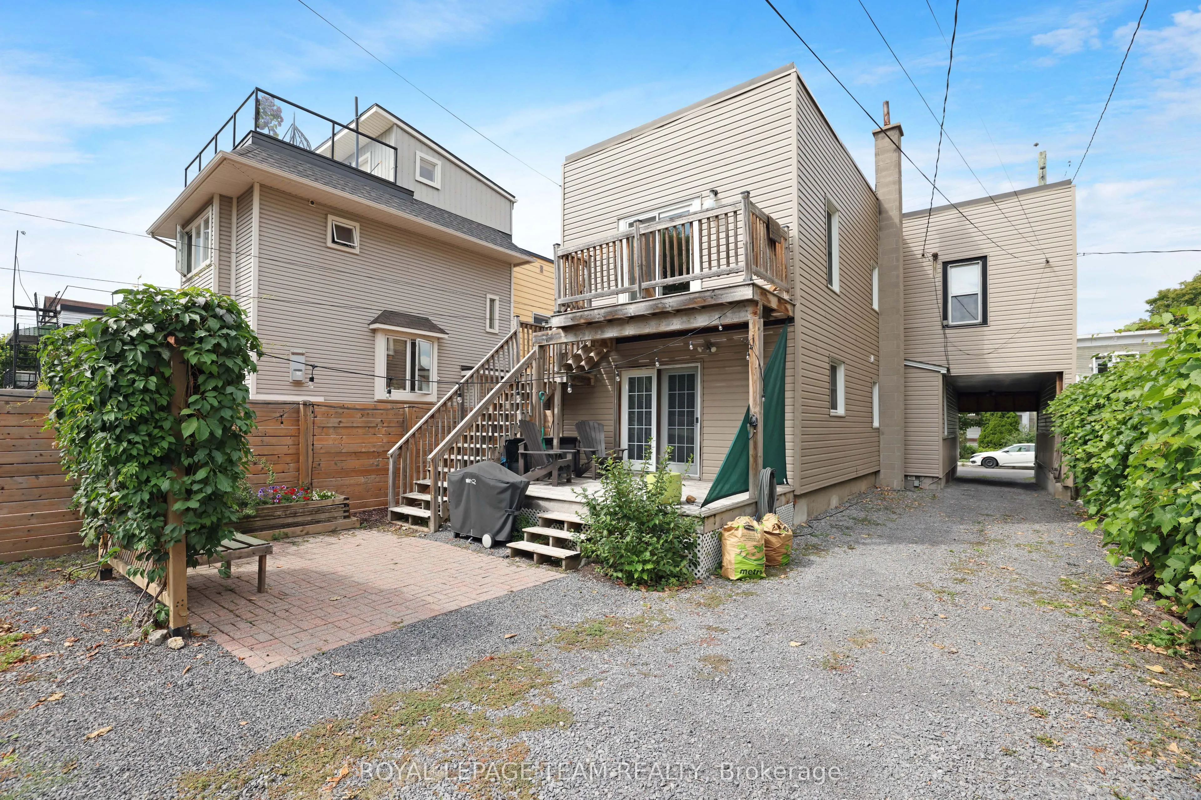 166 GUIGUES Street