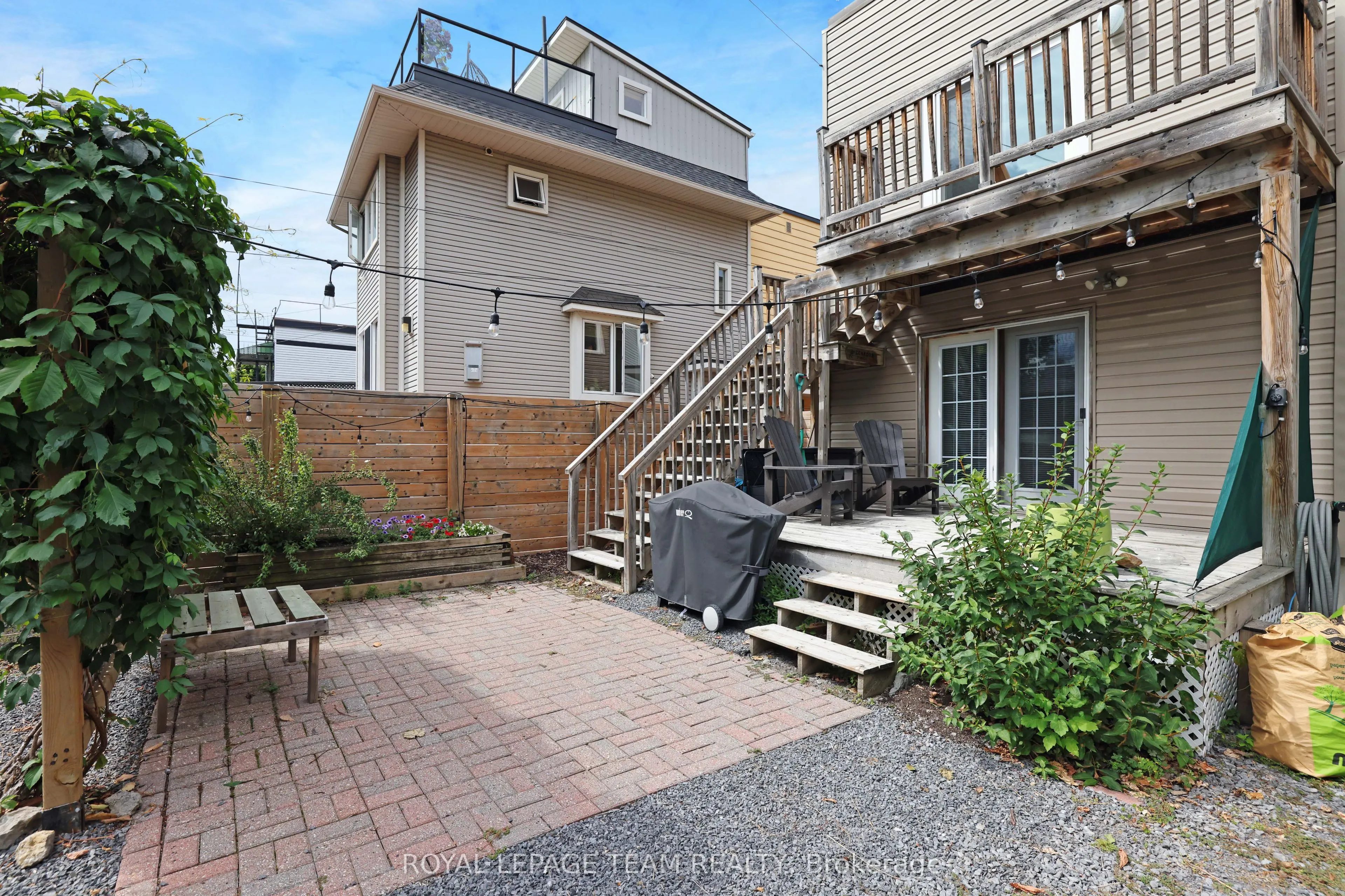 166 GUIGUES Street