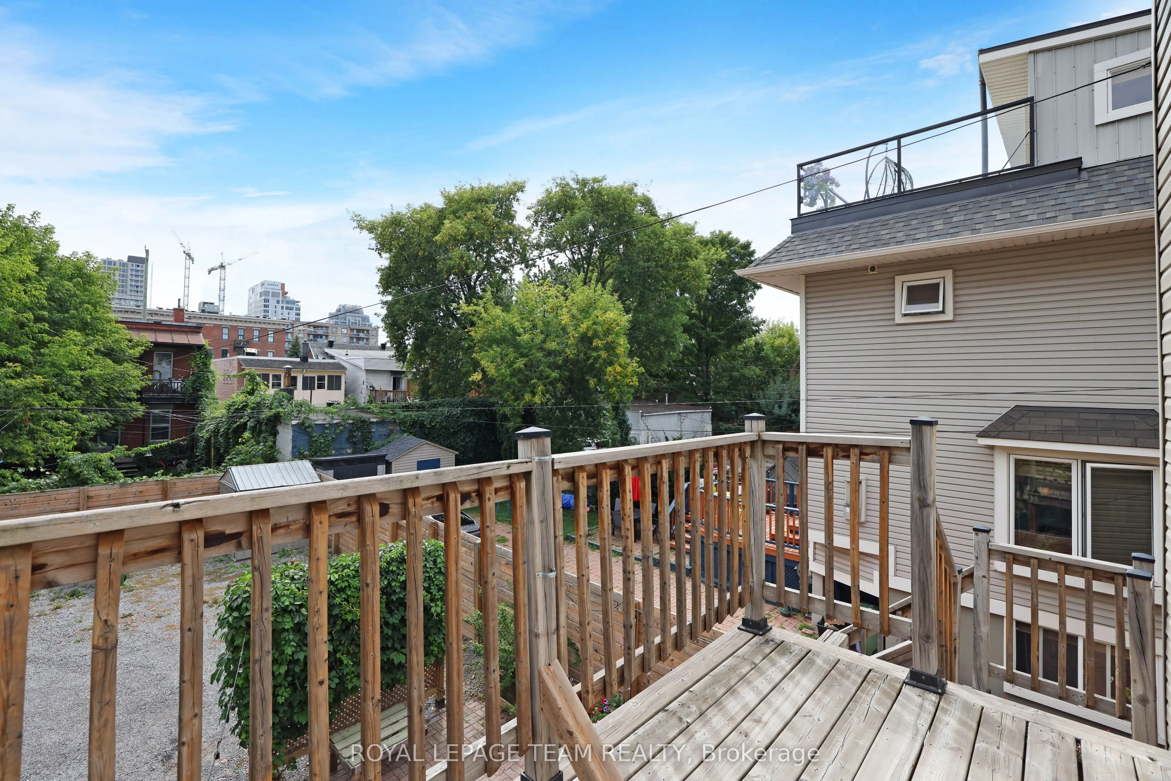 166 GUIGUES Street