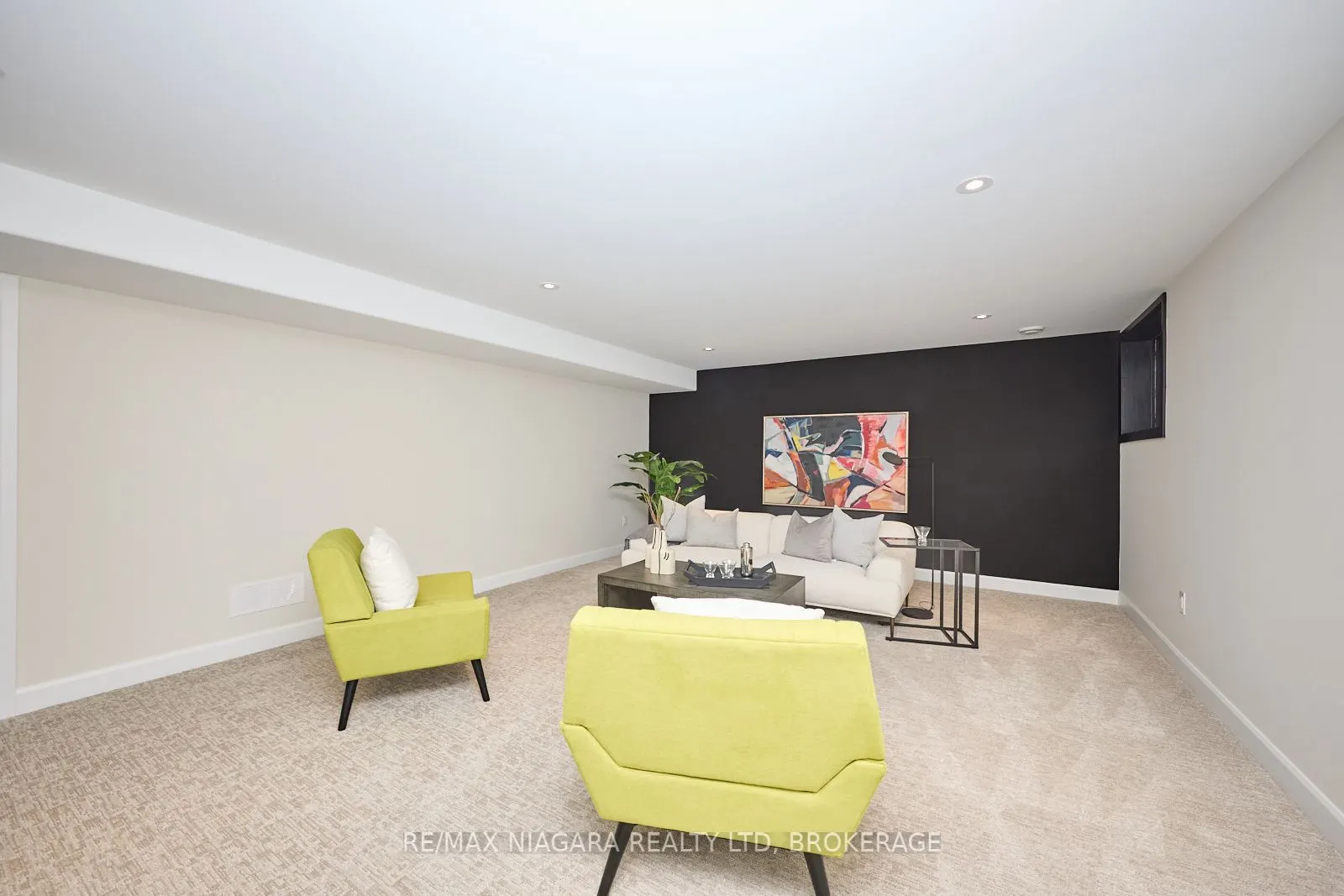 6 Butternut Crescent, #TH8