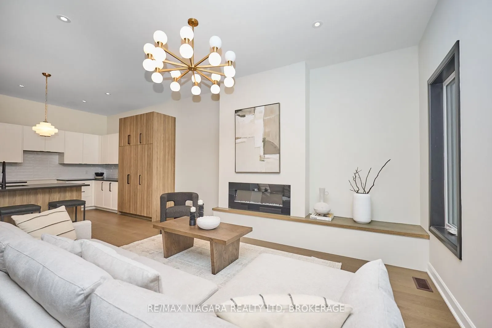 6 Butternut Crescent, #TH8