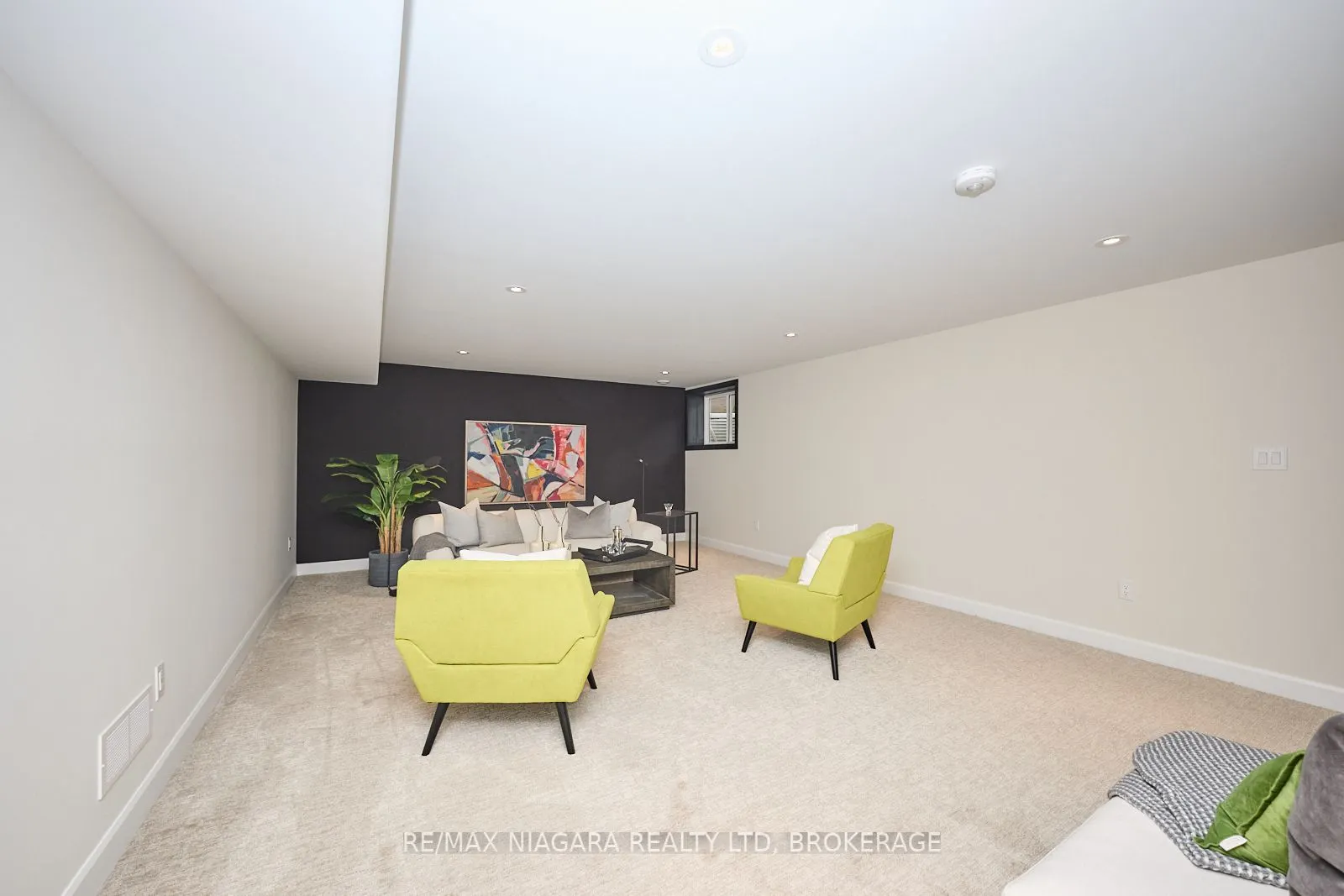 6 Butternut Crescent, #TH8