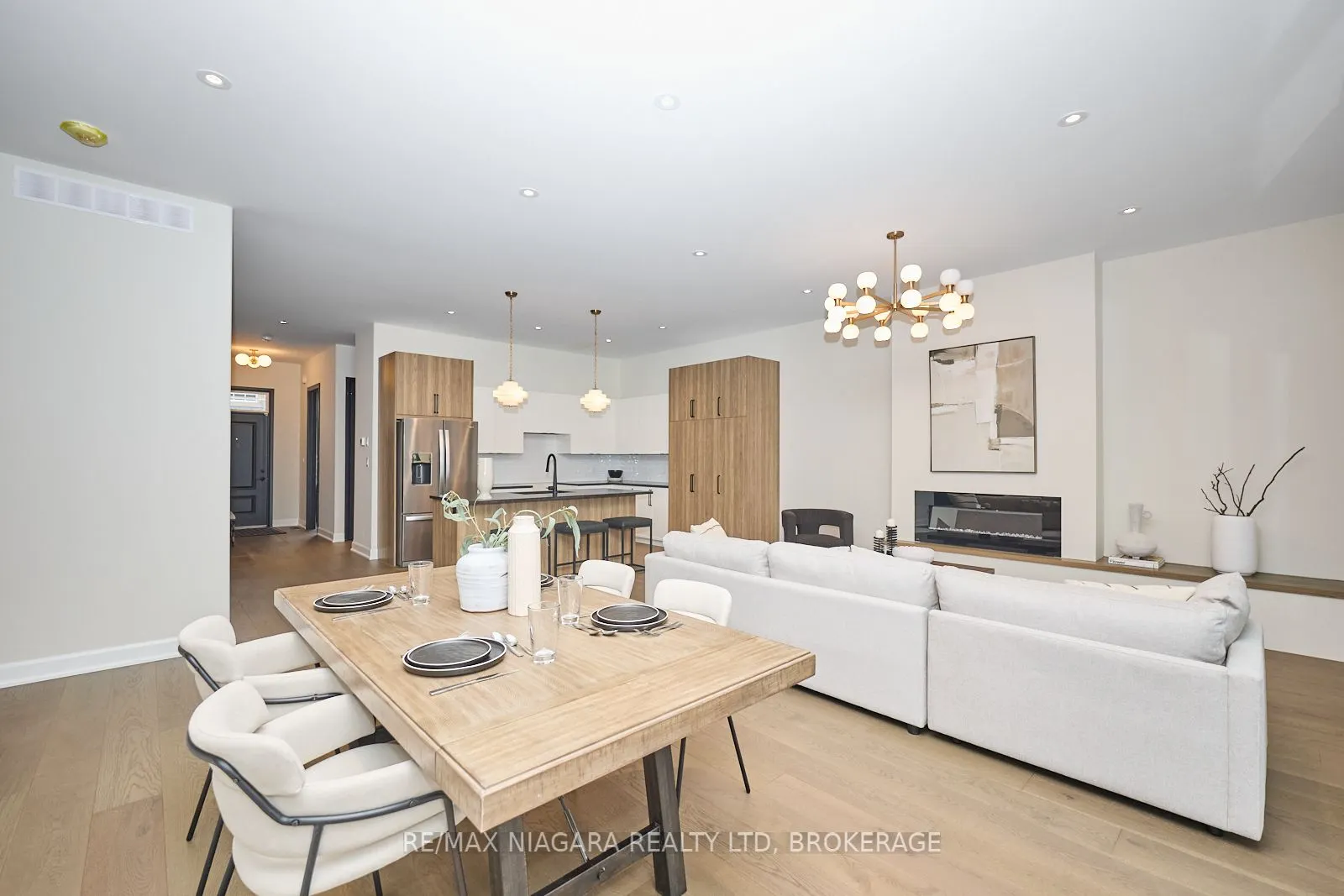 6 Butternut Crescent, #TH8