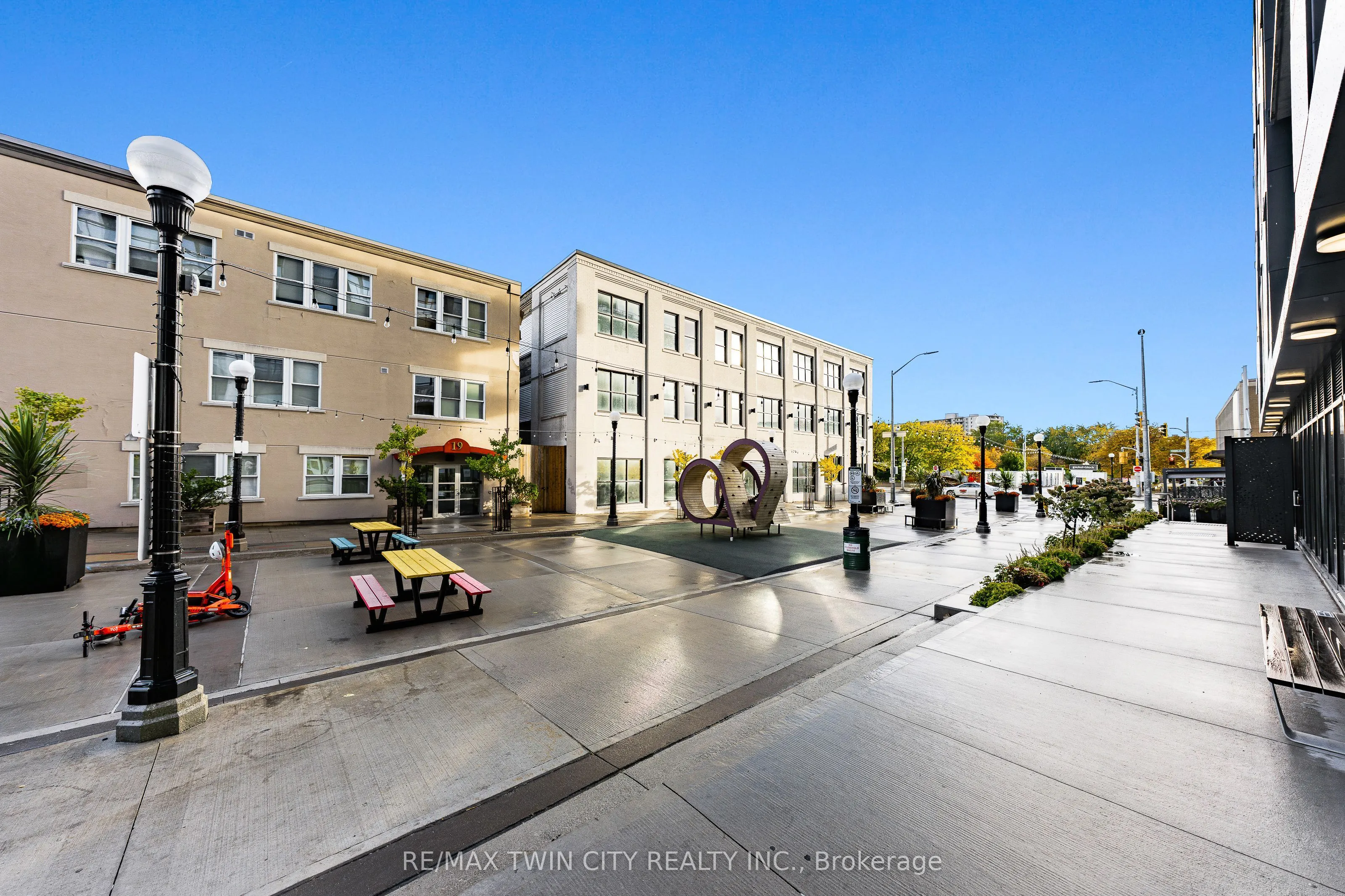 60 Charles Street W, #2407