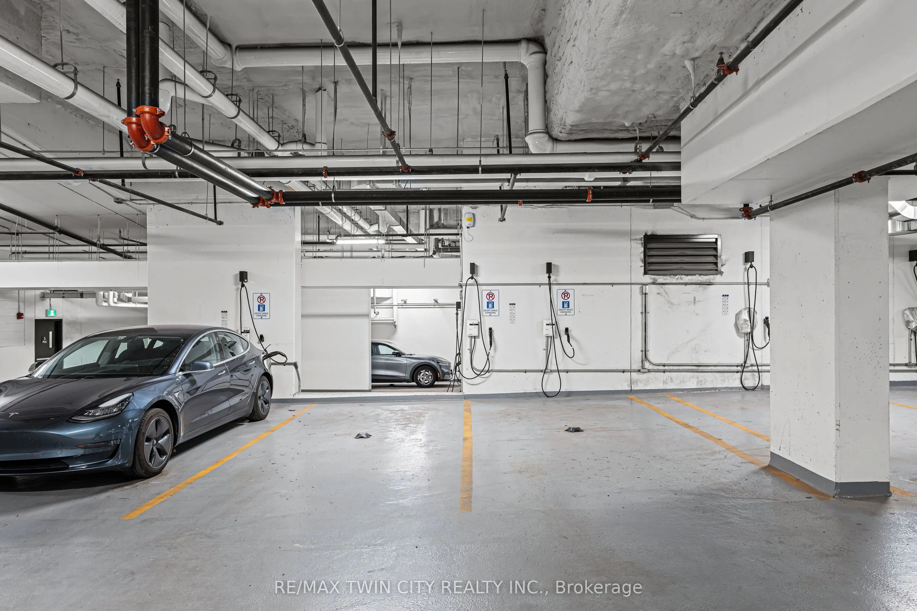 60 Charles Street W, #2407