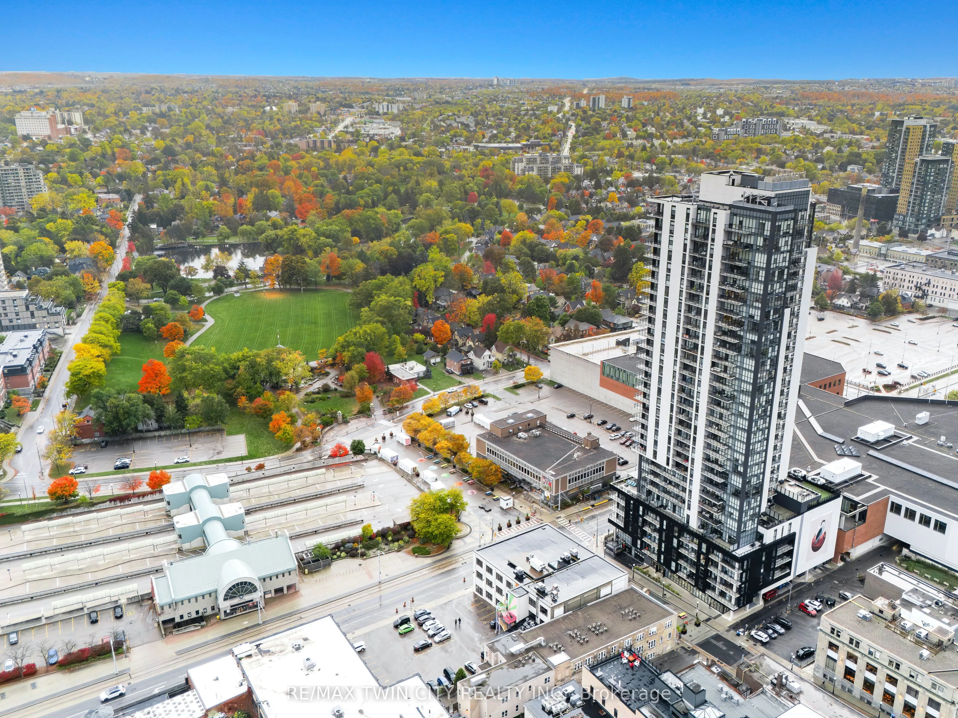 60 Charles Street W, #2407