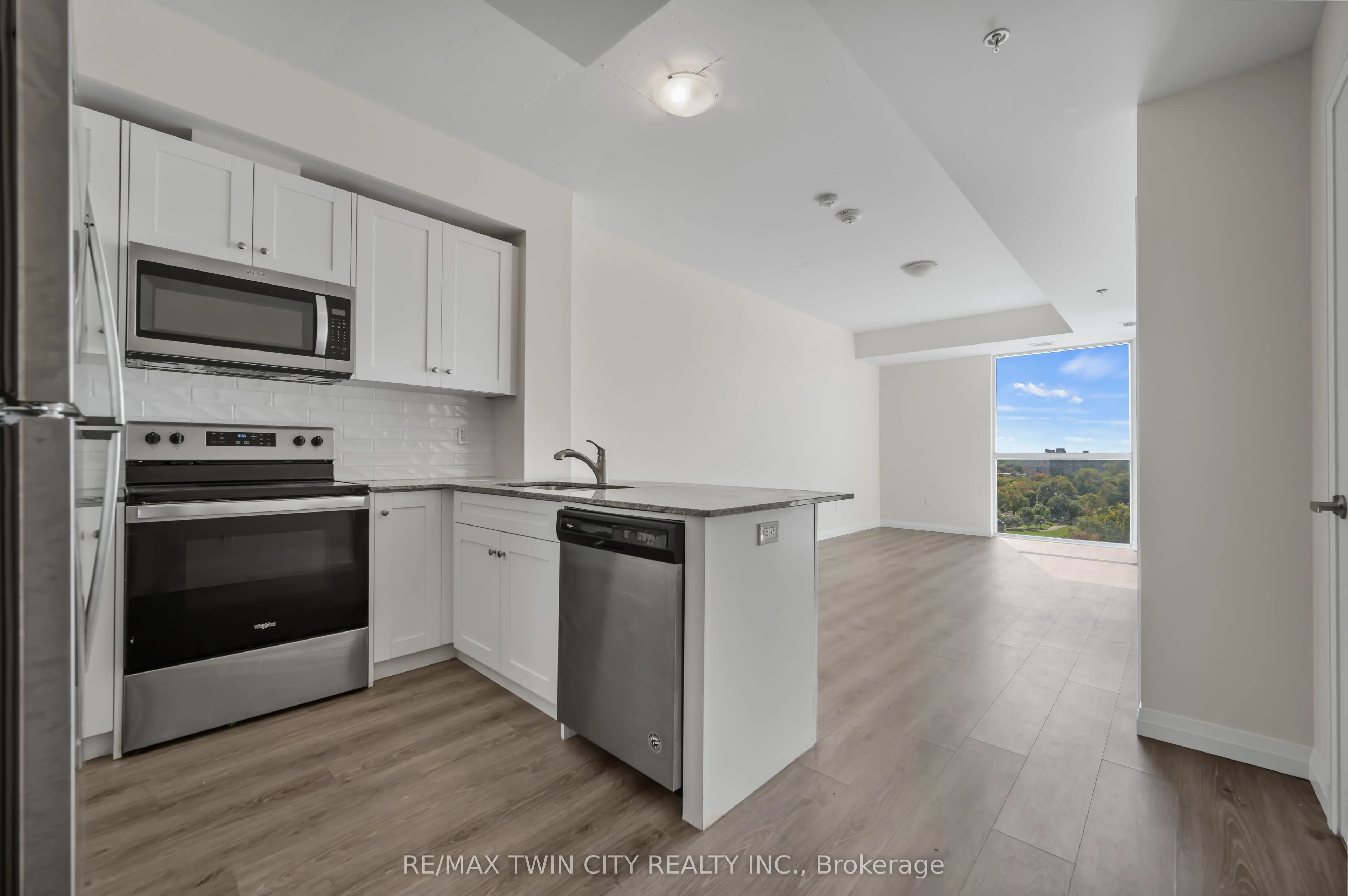 60 Charles Street W, #2407