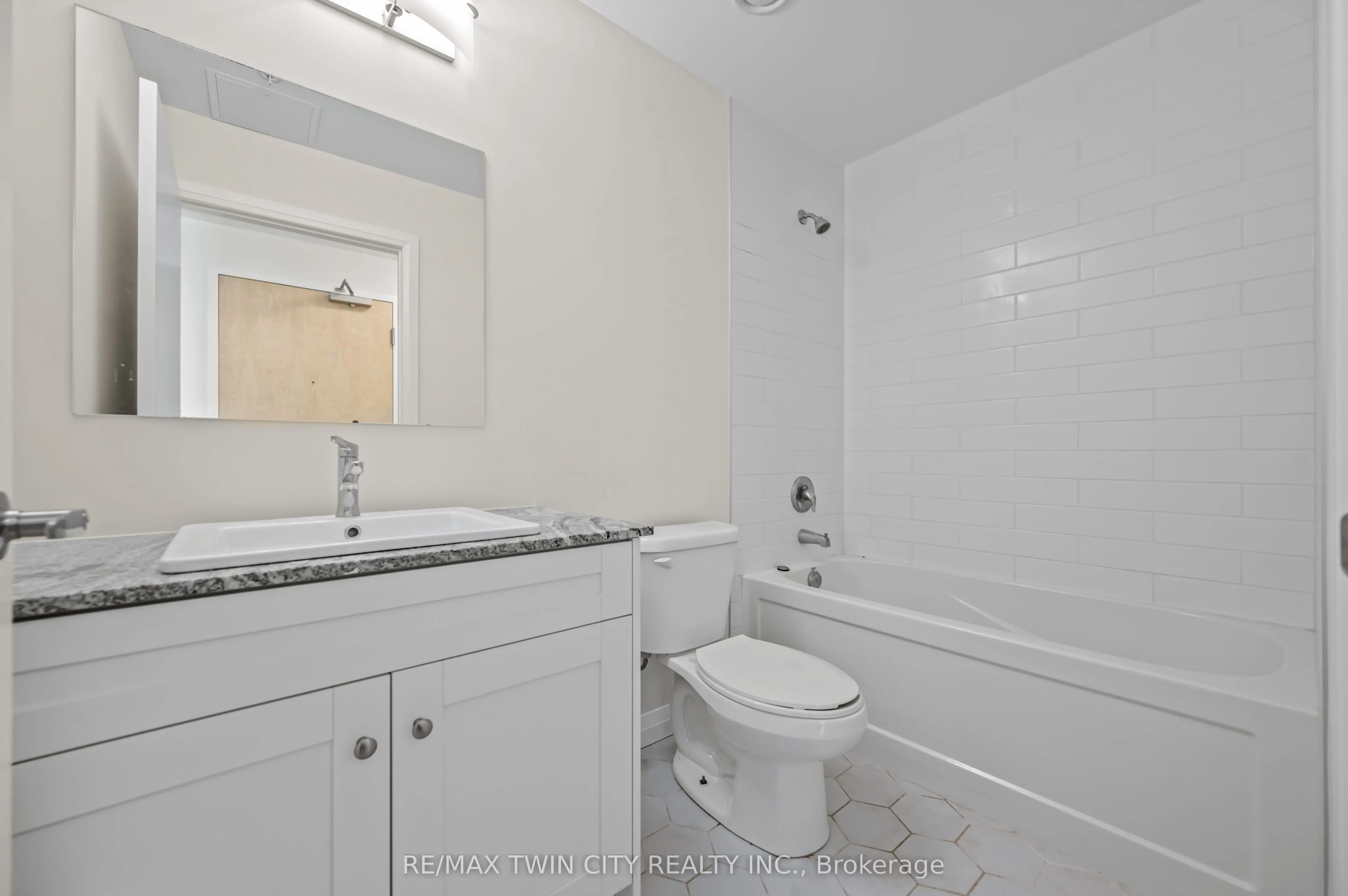 60 Charles Street W, #2407