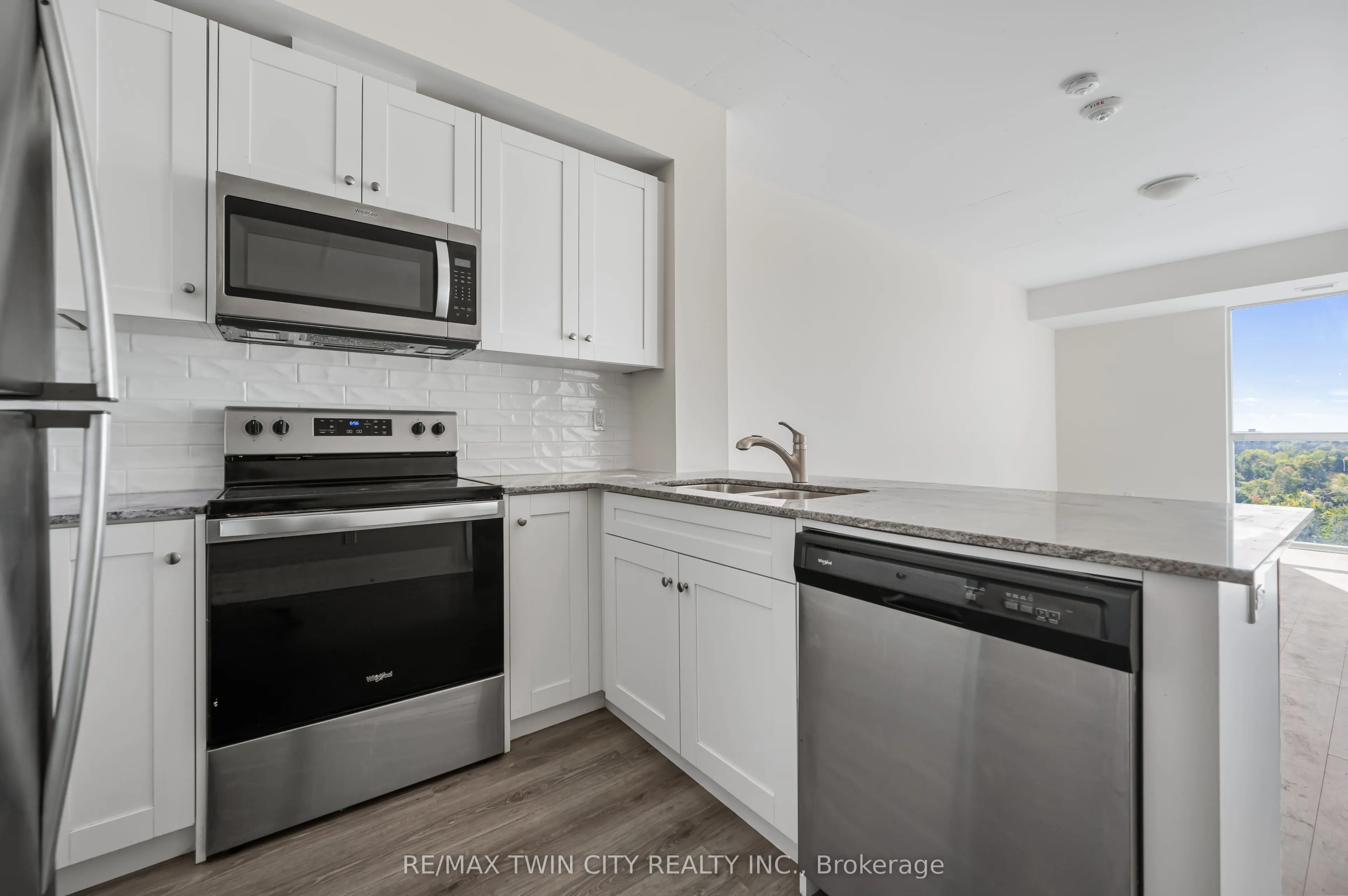 60 Charles Street W, #2407