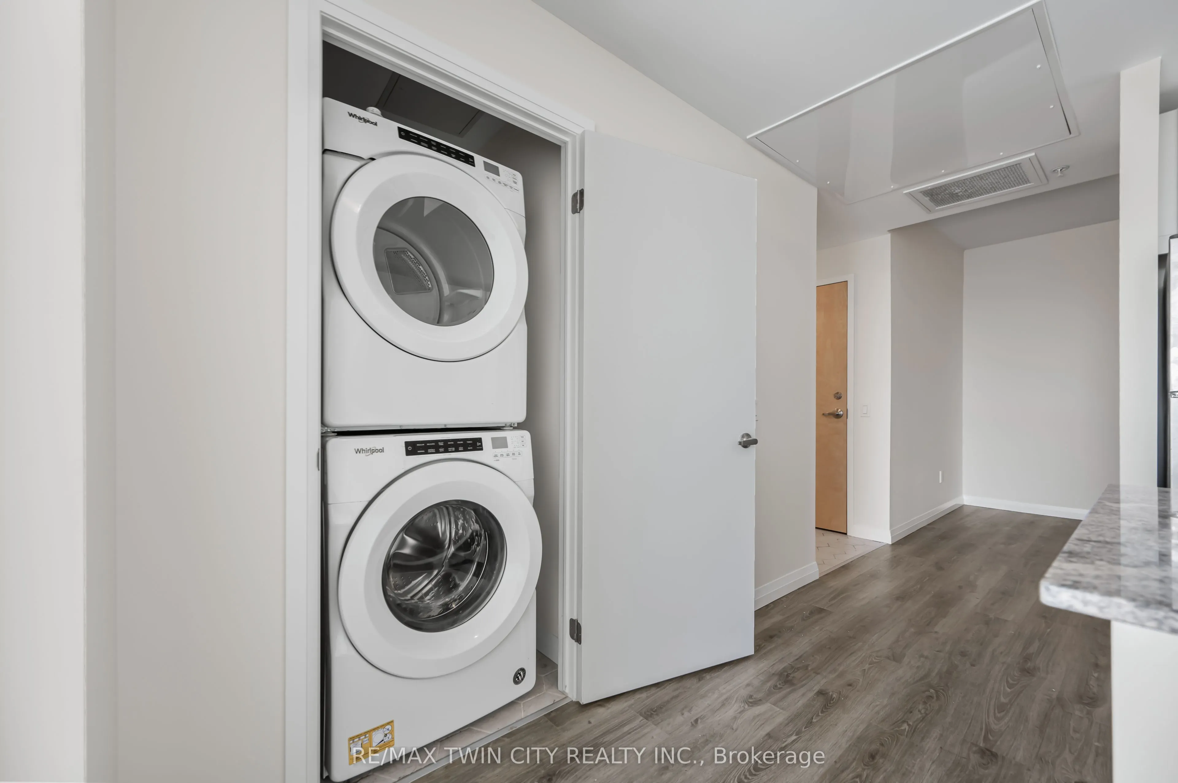60 Charles Street W, #2407