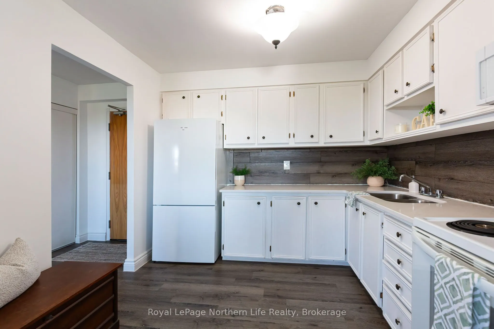 330 Sixth Avenue W, #202