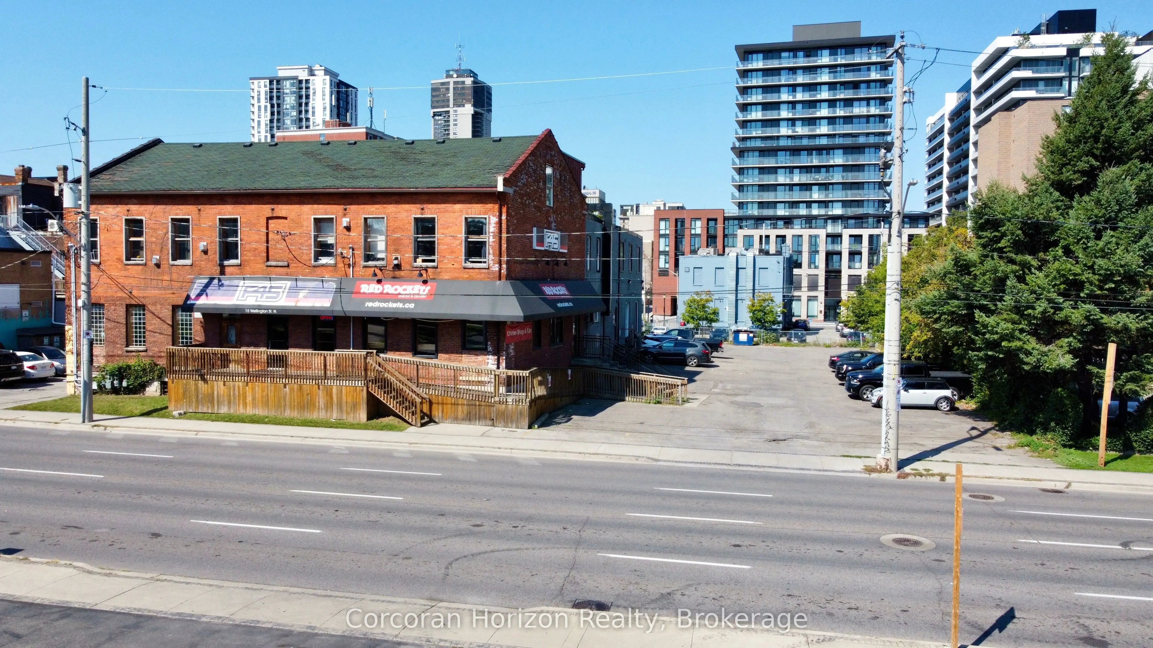 15 WELLINGTON Street N, #202