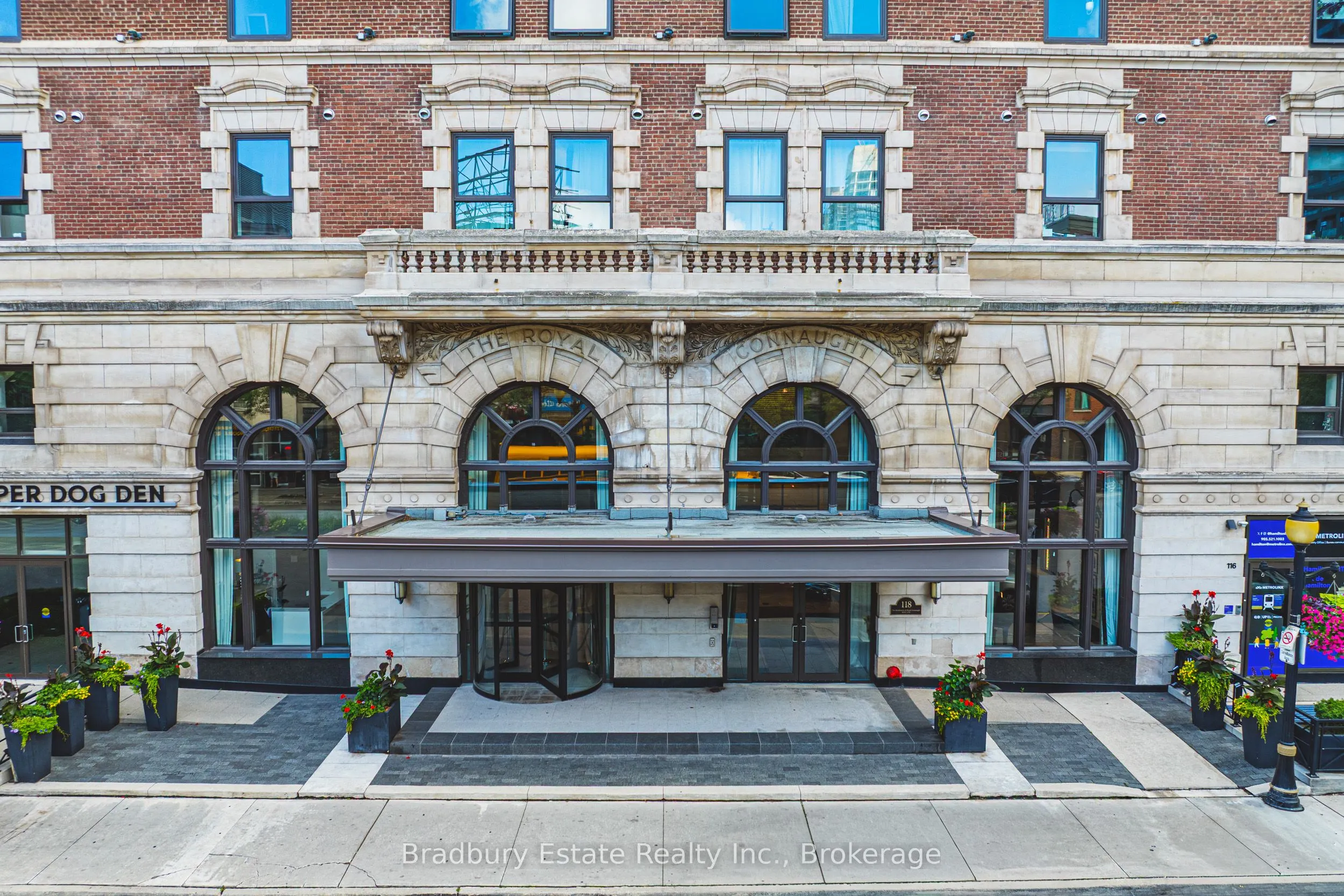 118 King Street E, #819