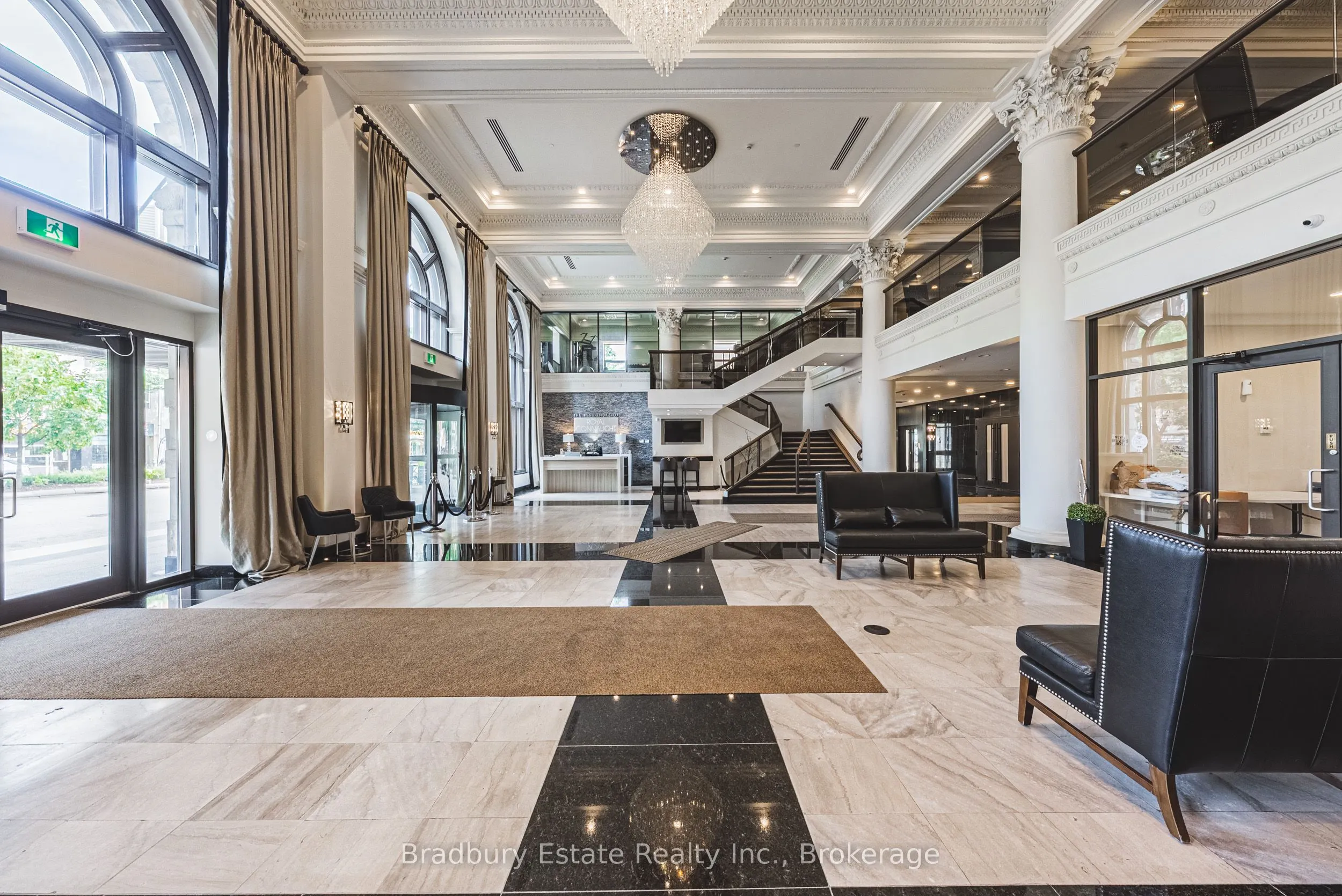 118 King Street E, #819