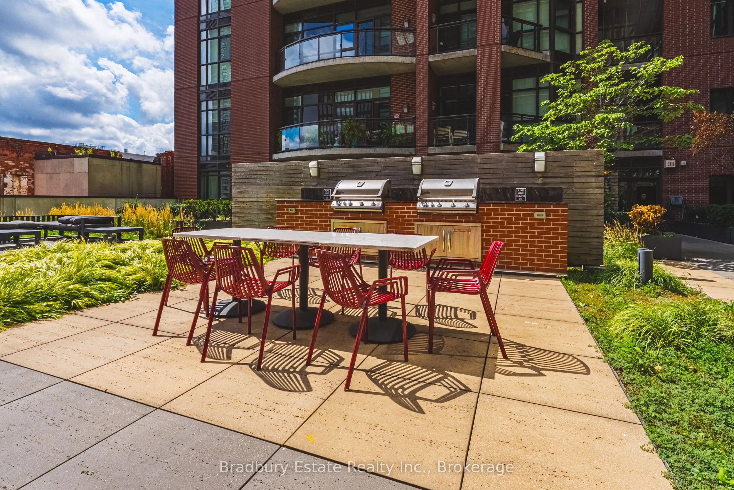 118 King Street E, #819