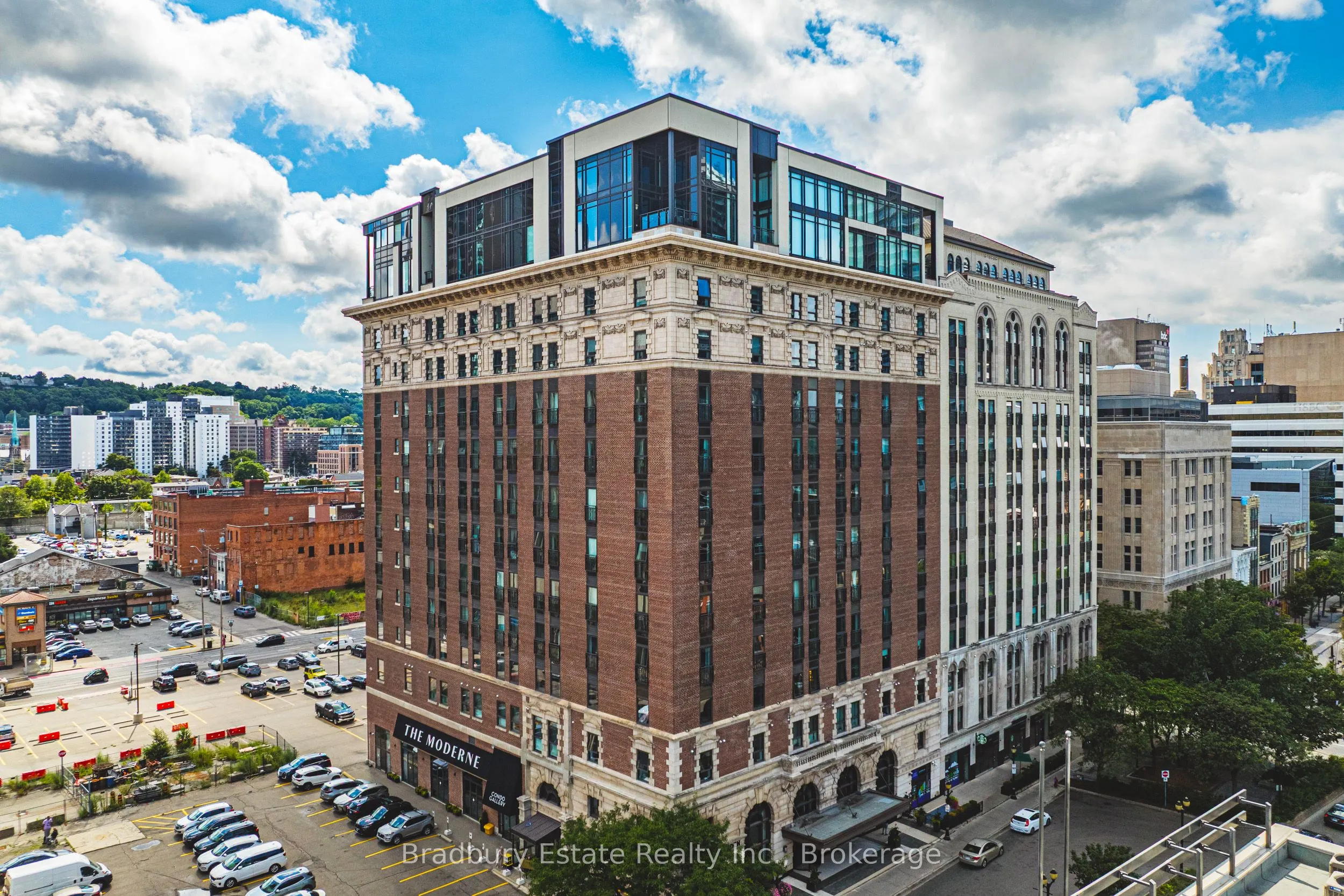 118 King Street E, #819