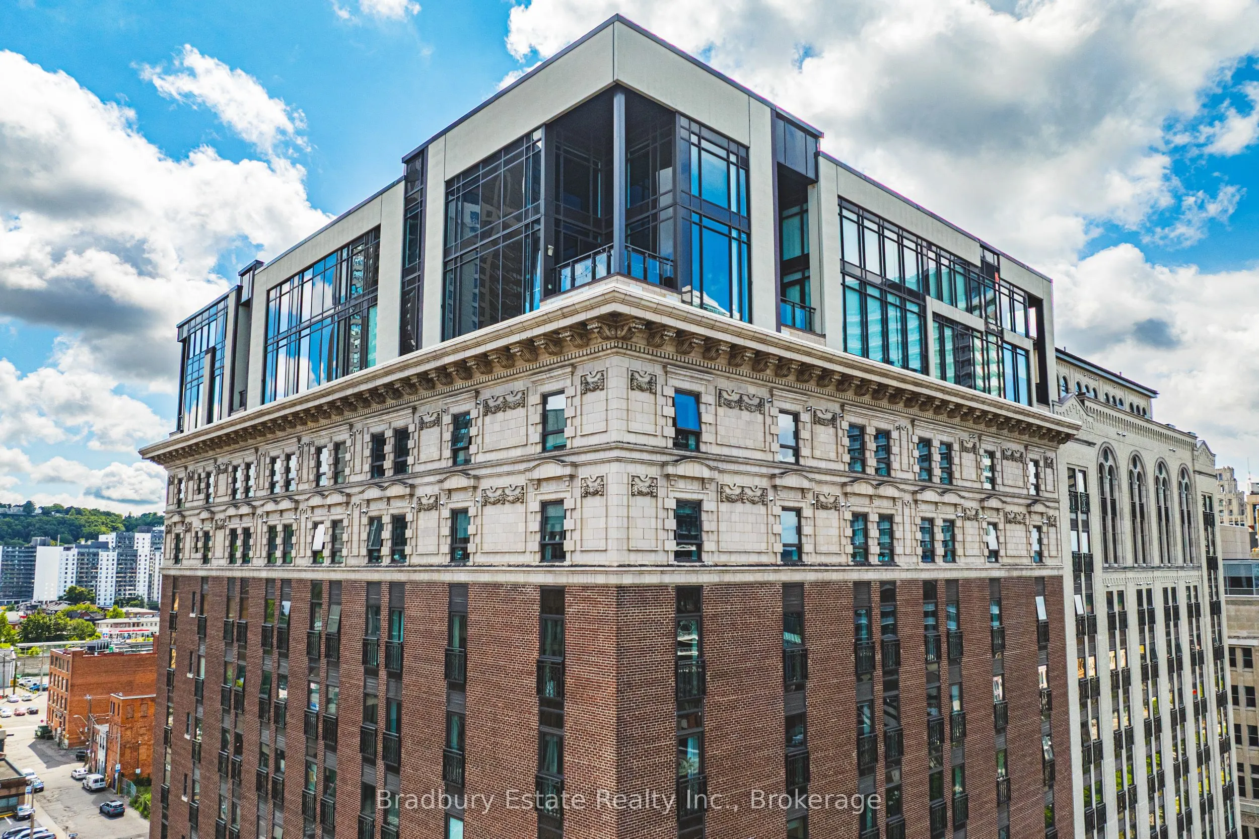 118 King Street E, #819