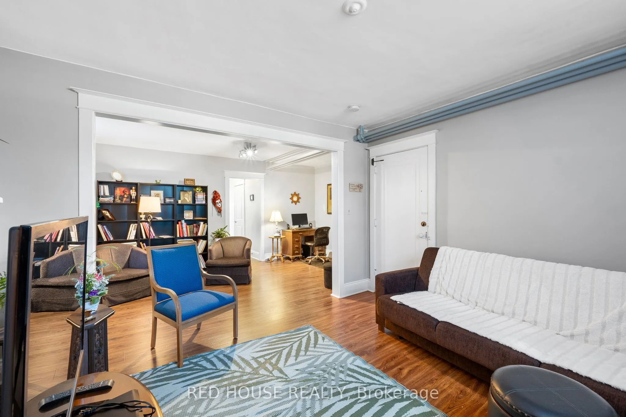 55 Balsam Avenue S