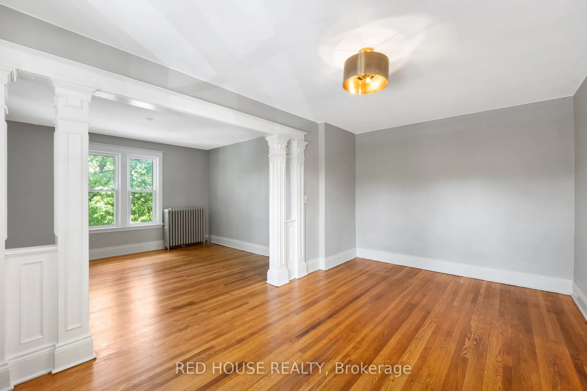 55 Balsam Avenue S