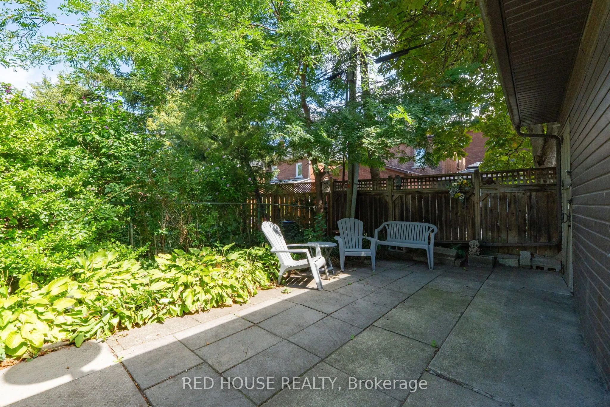55 Balsam Avenue S