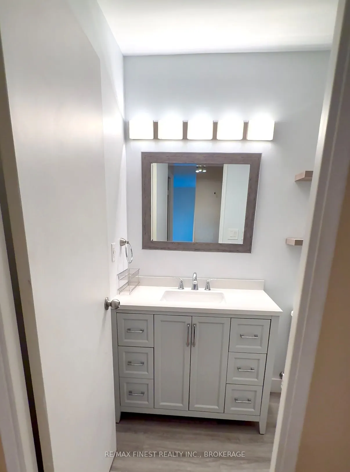 17 Eldon Hall Place, #212